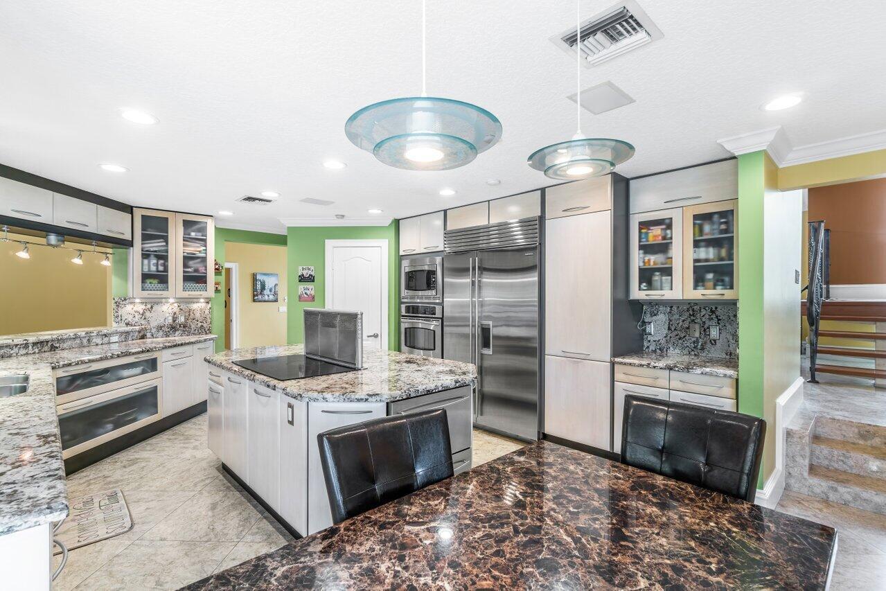 13679 Greentree Trail