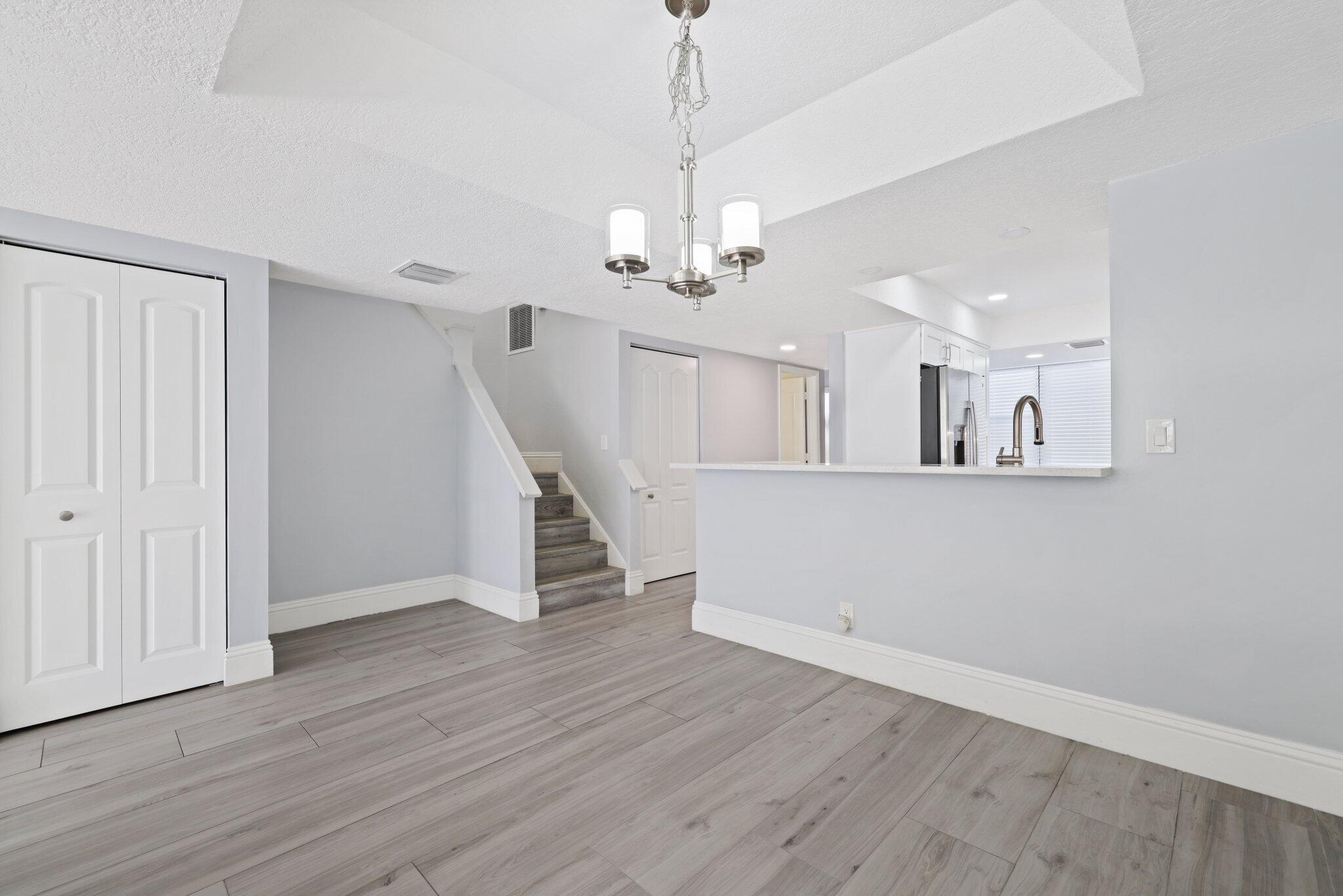 702 NE 20th Lane