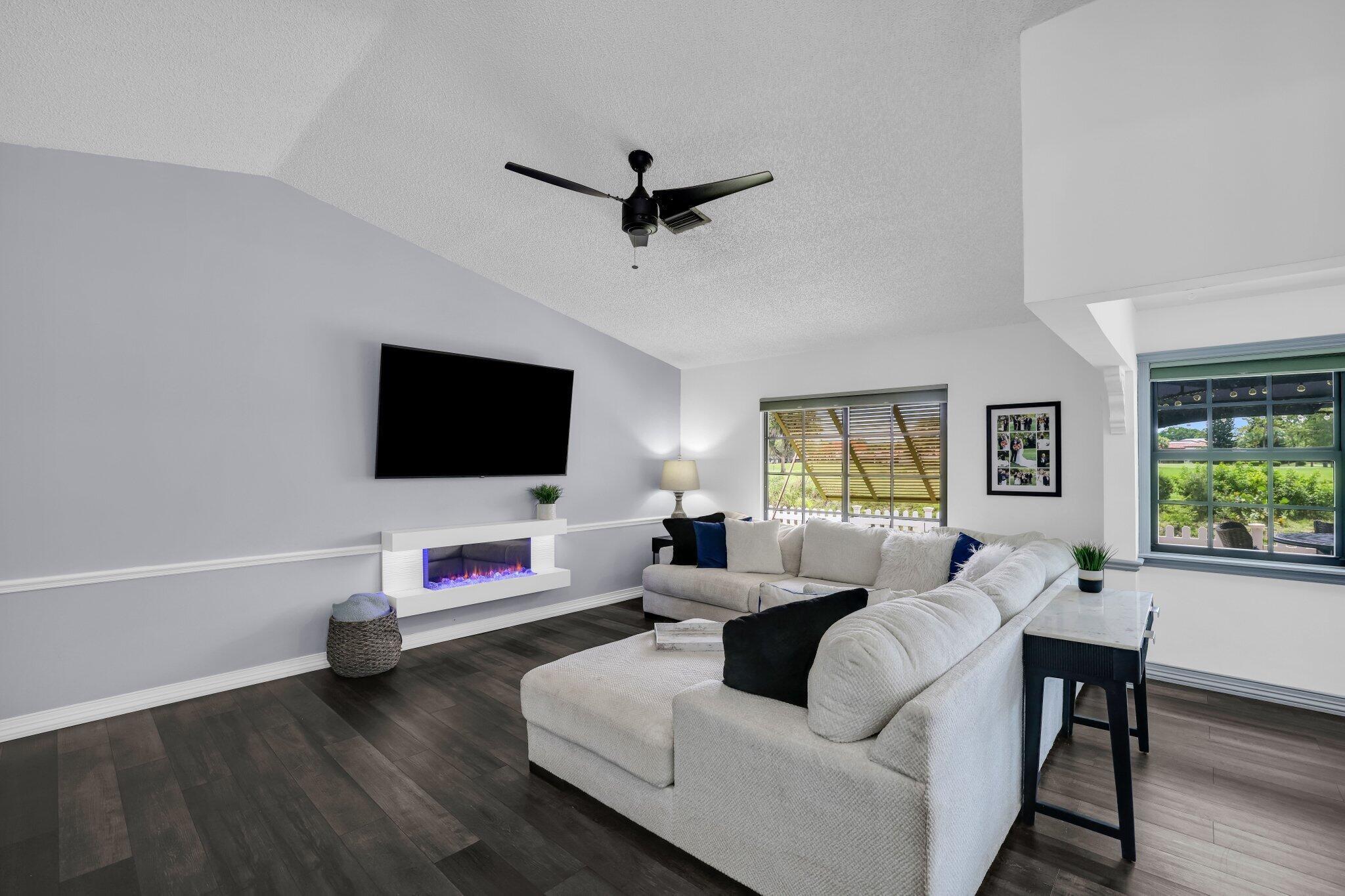 9528 Palisades Park Road