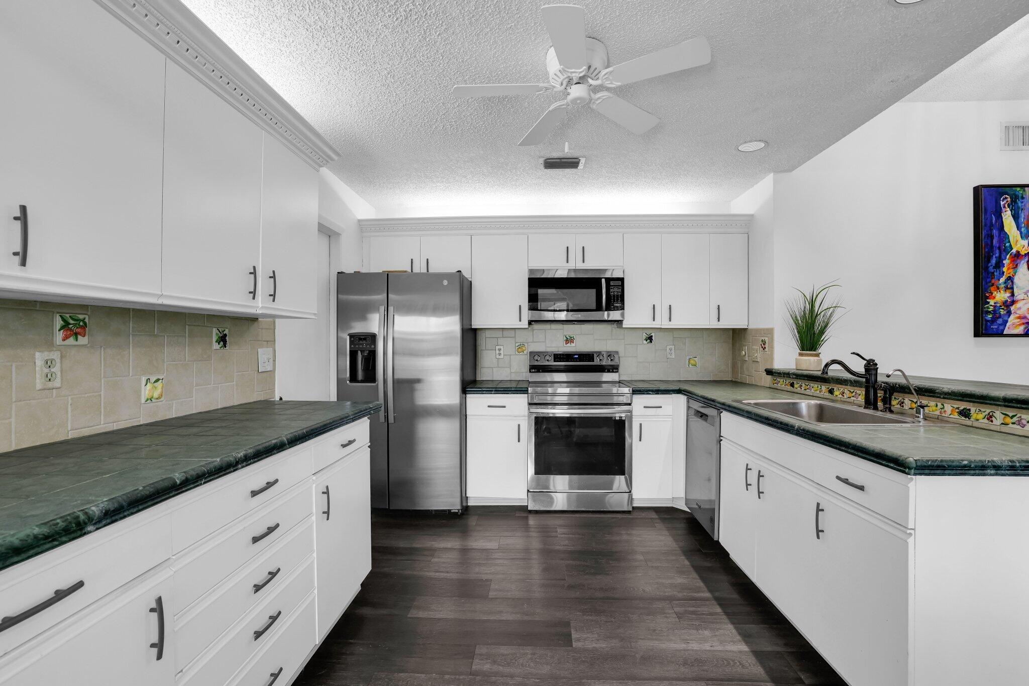 9528 Palisades Park Road