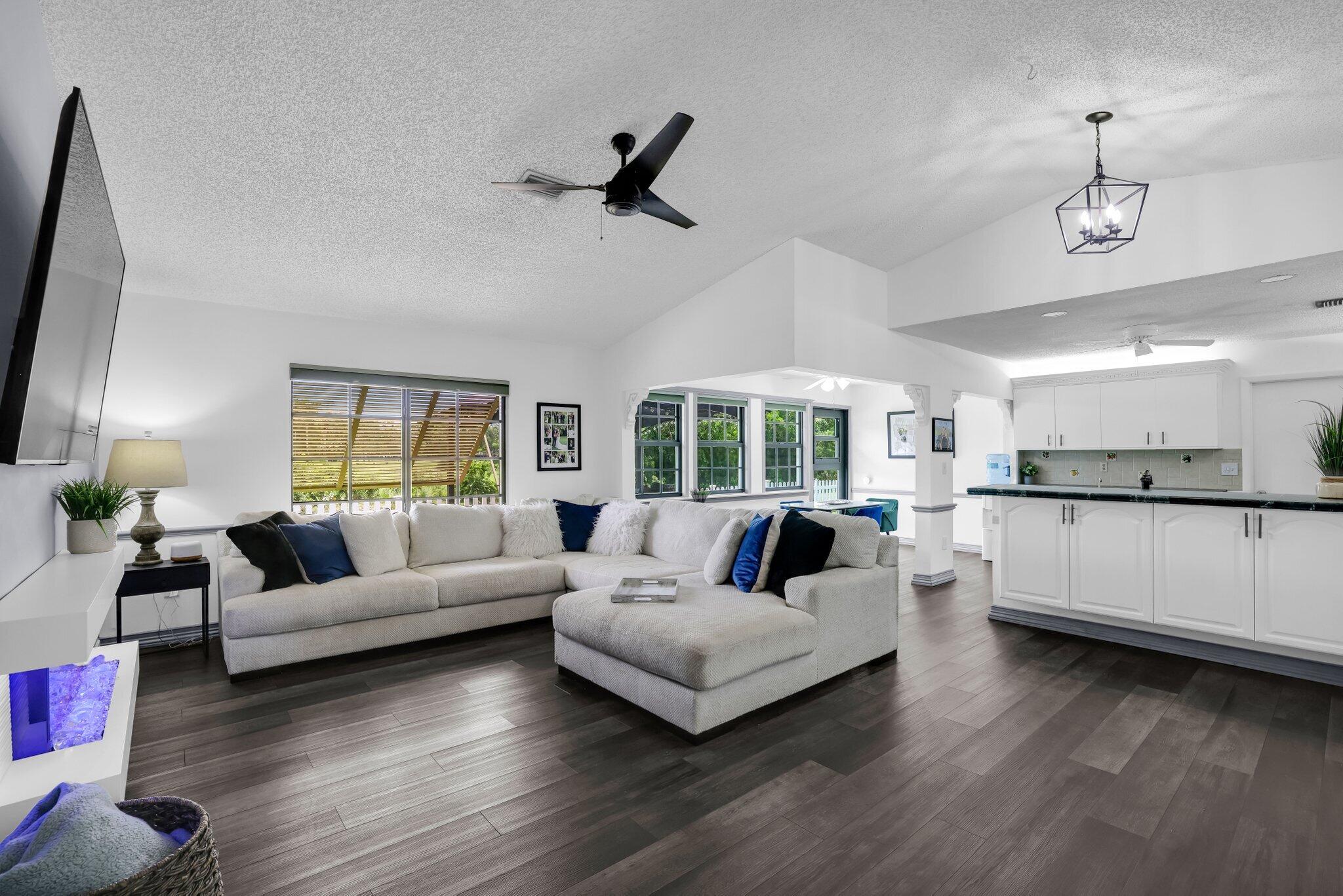 9528 Palisades Park Road