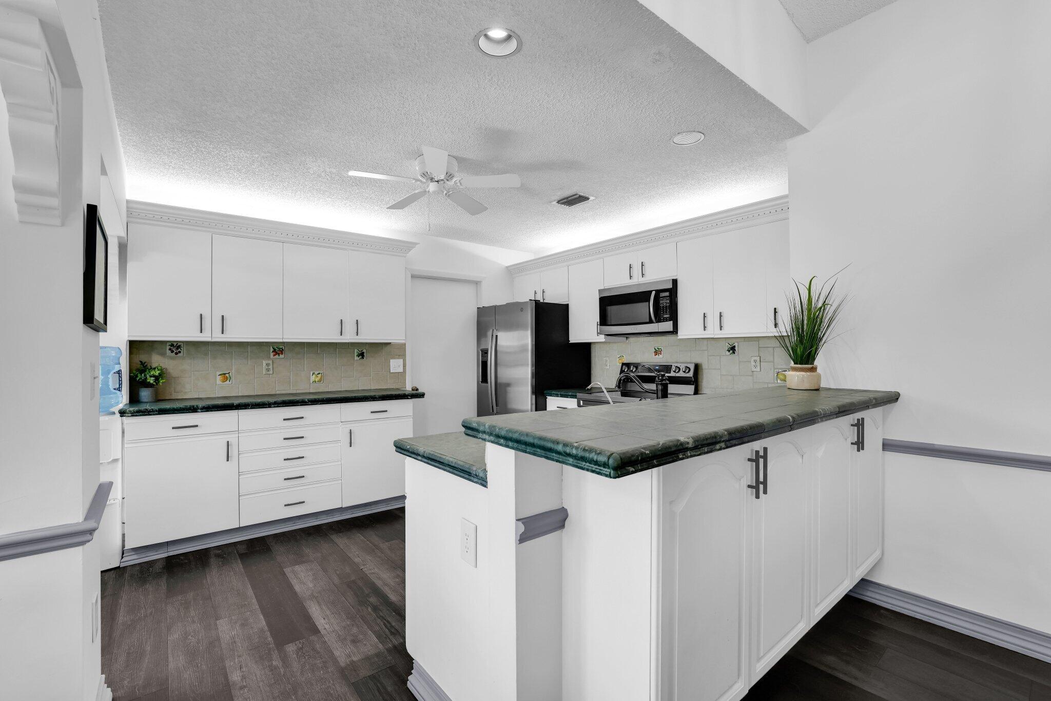 9528 Palisades Park Road