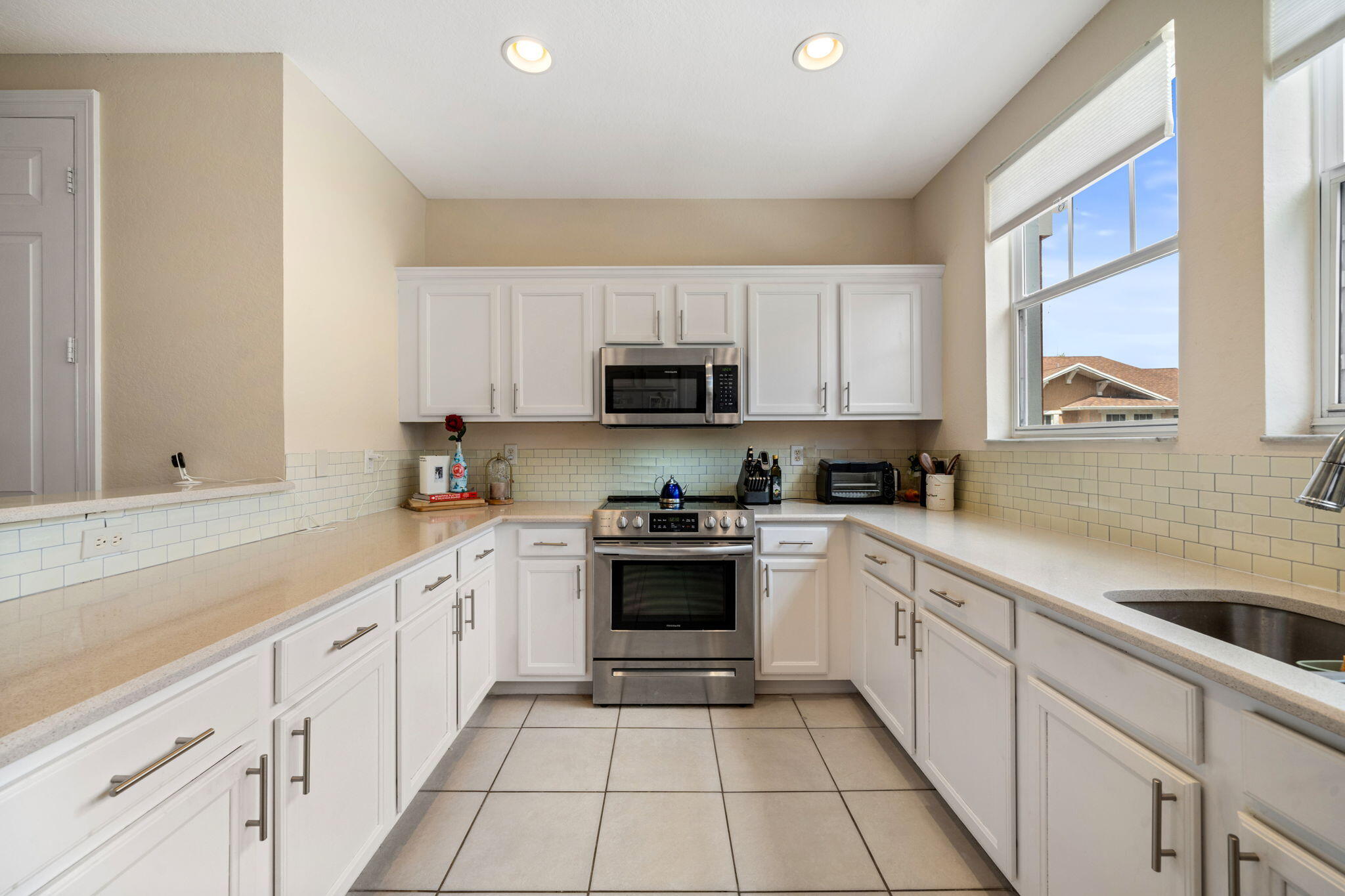 1730 Borrego Way 2