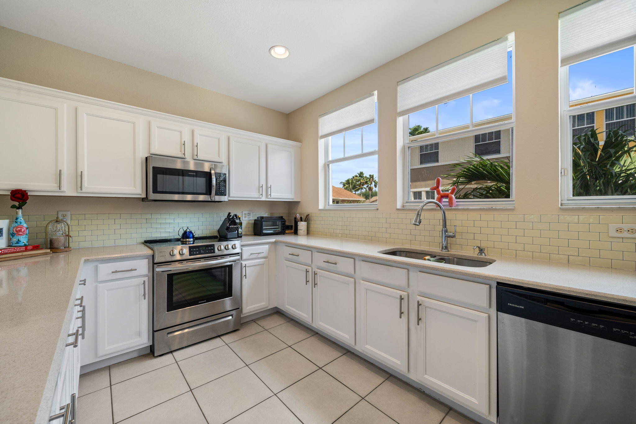 1730 Borrego Way 2
