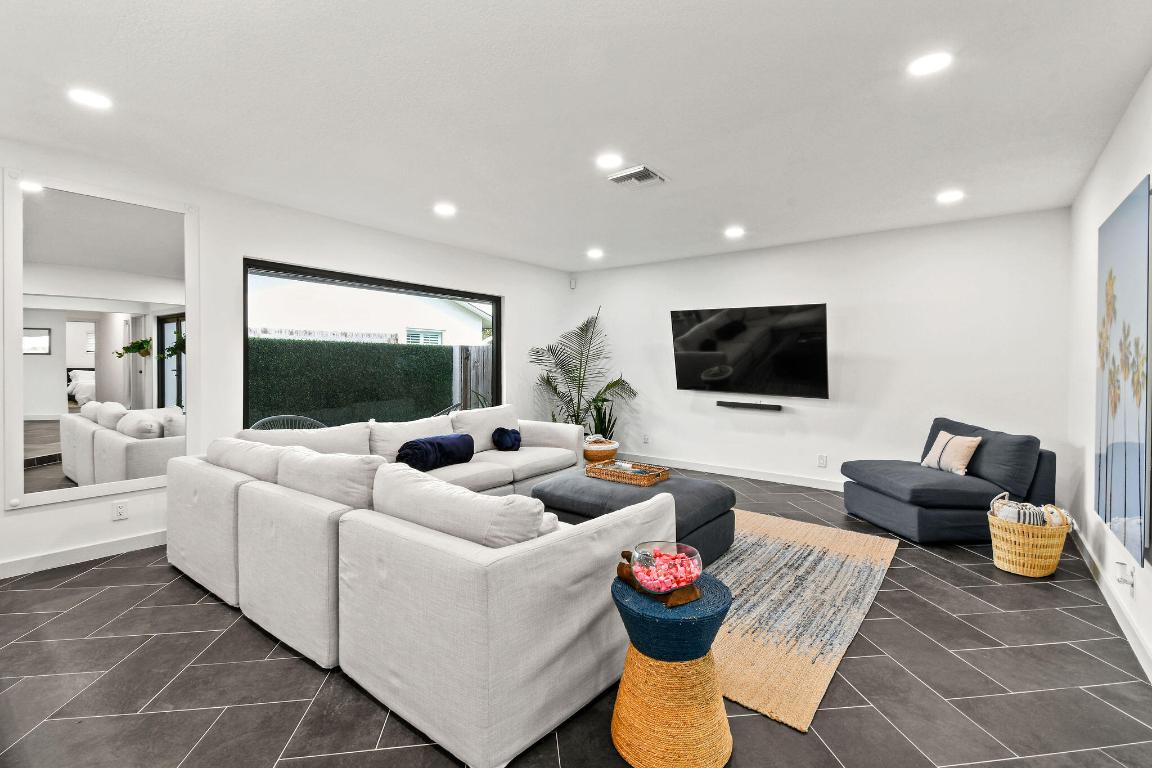 630 NE 15th Place, Boynton Beach