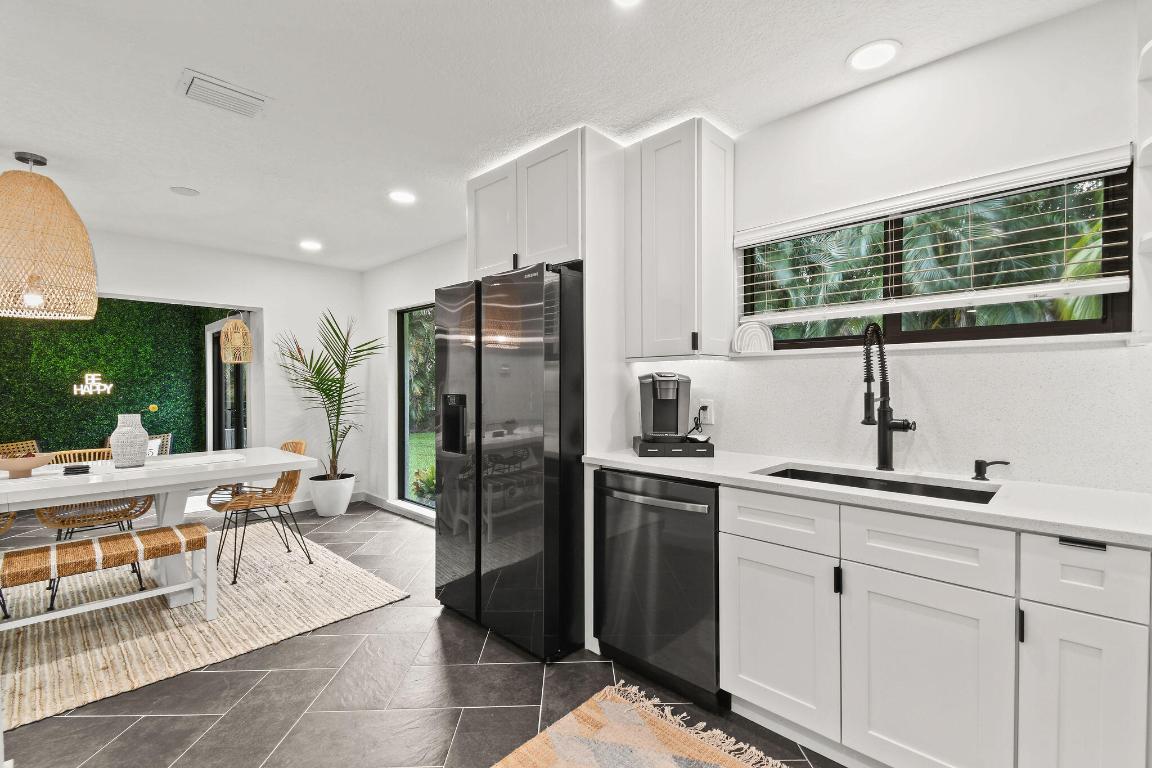 630 NE 15th Place, Boynton Beach