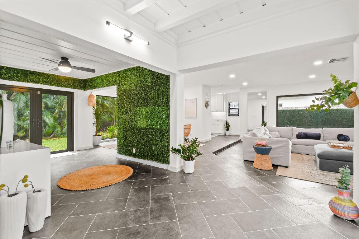 630 NE 15th Place, Boynton Beach