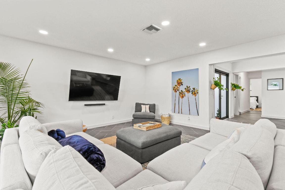 630 NE 15th Place, Boynton Beach