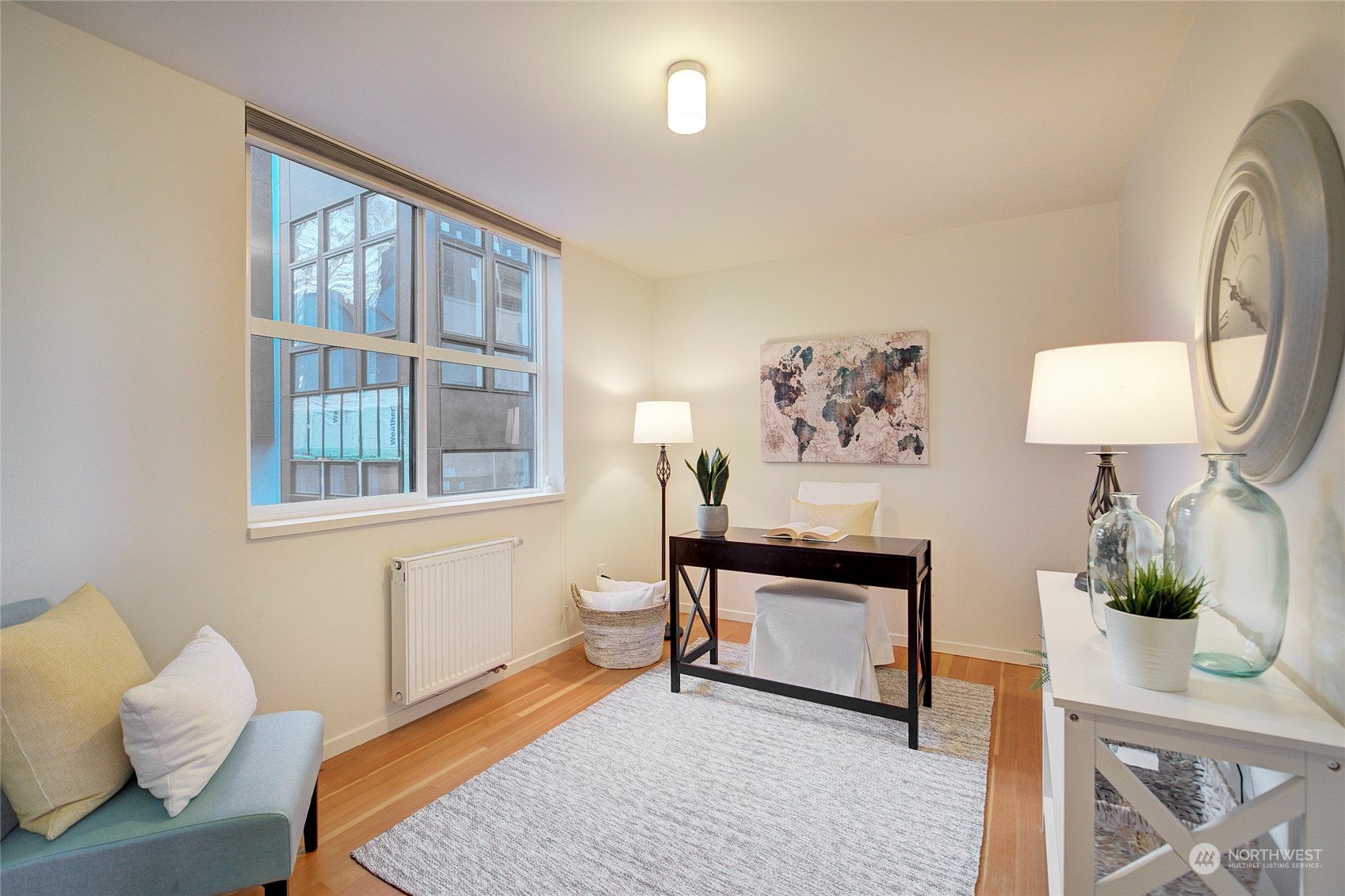 2423 E Denny Way