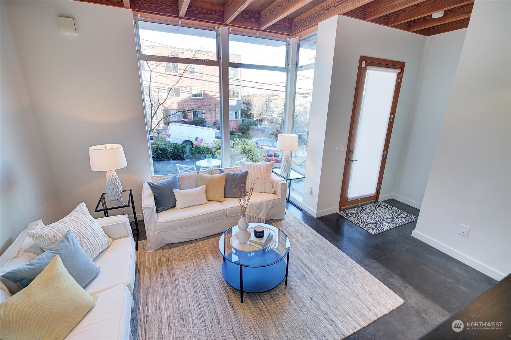 2423 E Denny Way