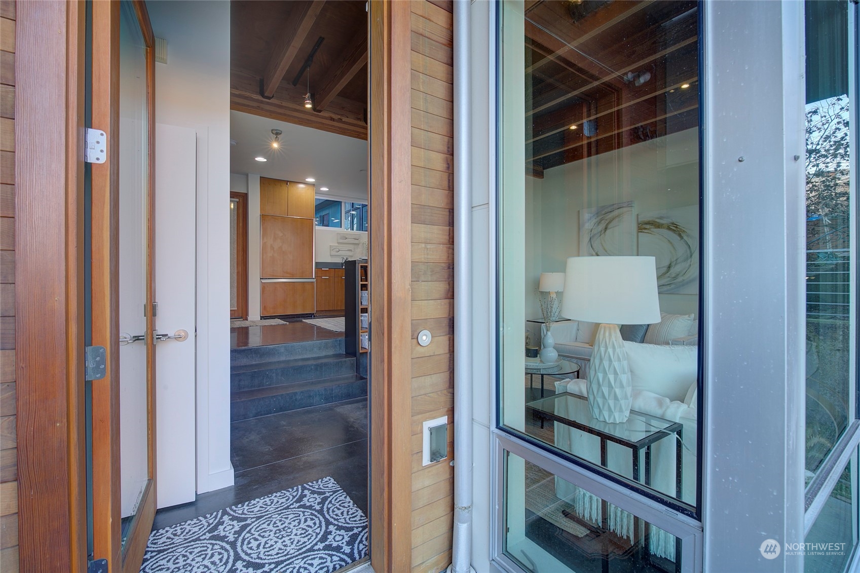 2423 E Denny Way