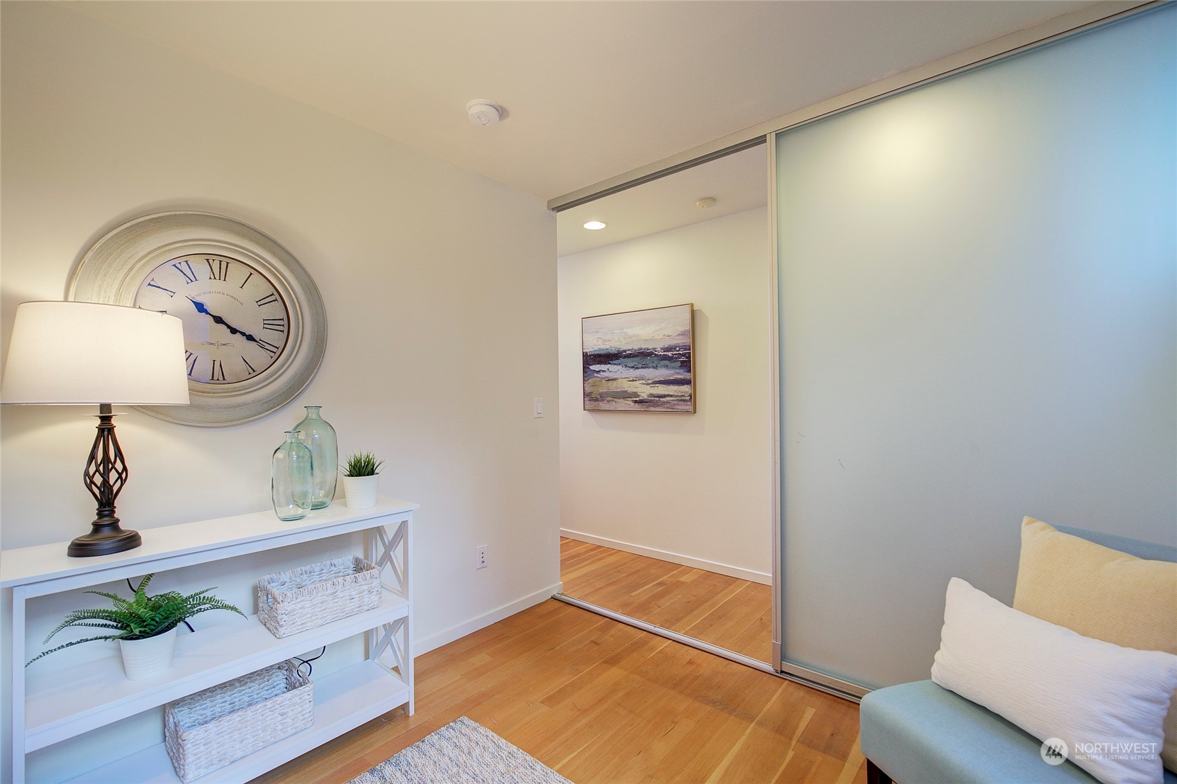 2423 E Denny Way