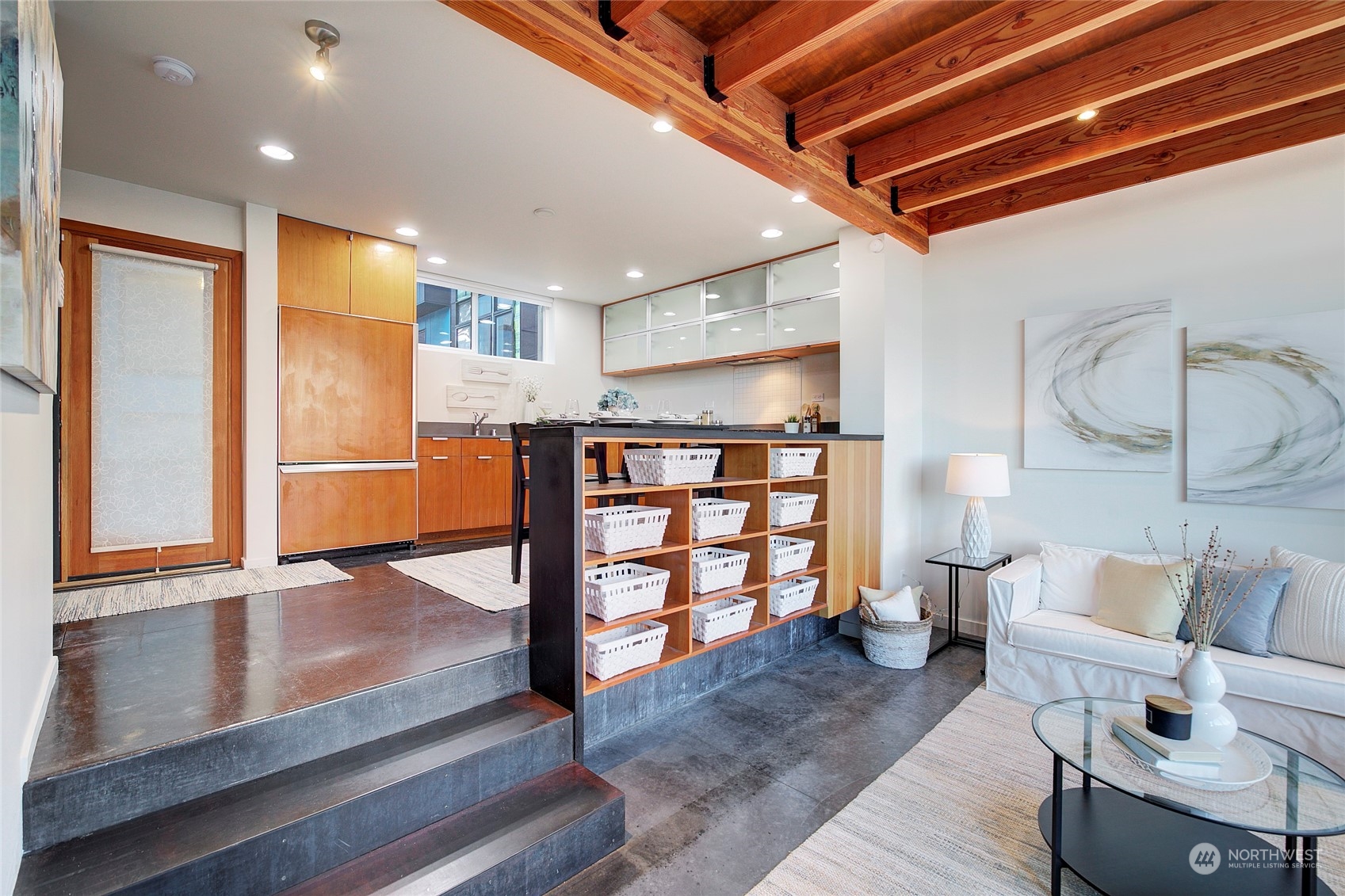 2423 E Denny Way