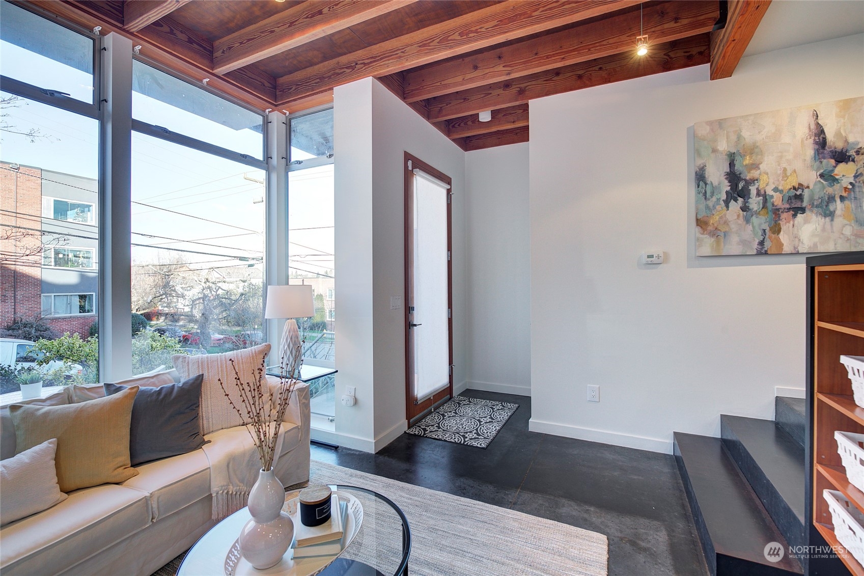 2423 E Denny Way