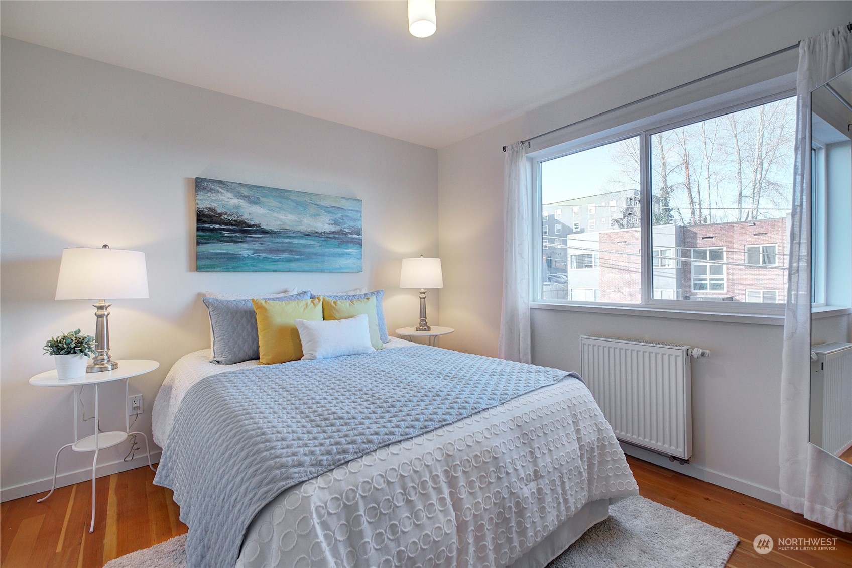 2423 E Denny Way
