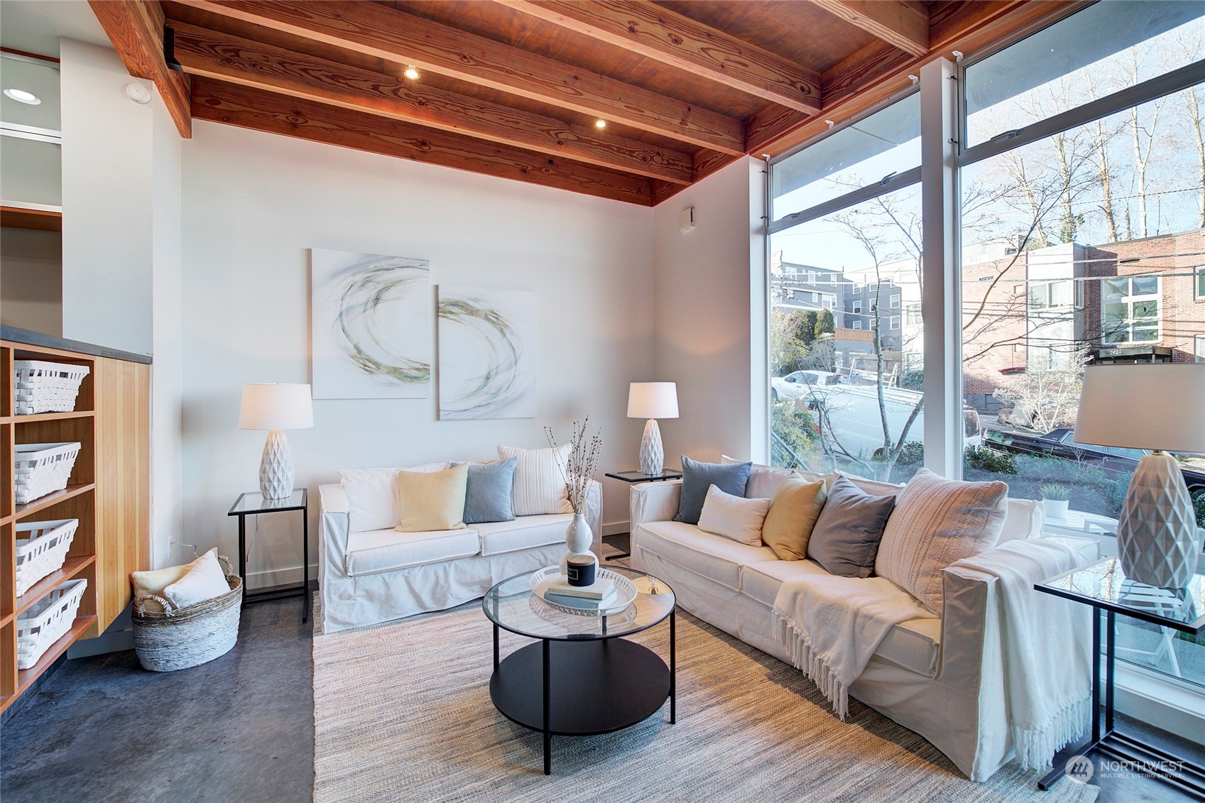 2423 E Denny Way