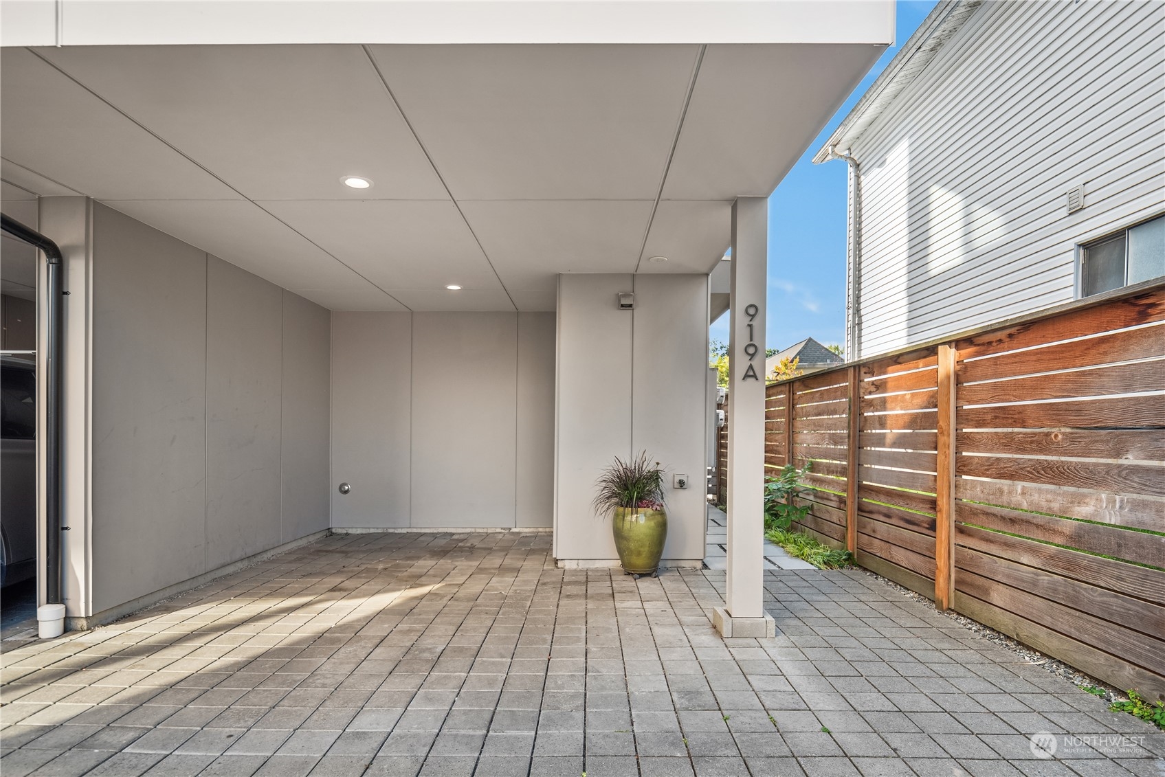 919 28th Avenue S Unit: A