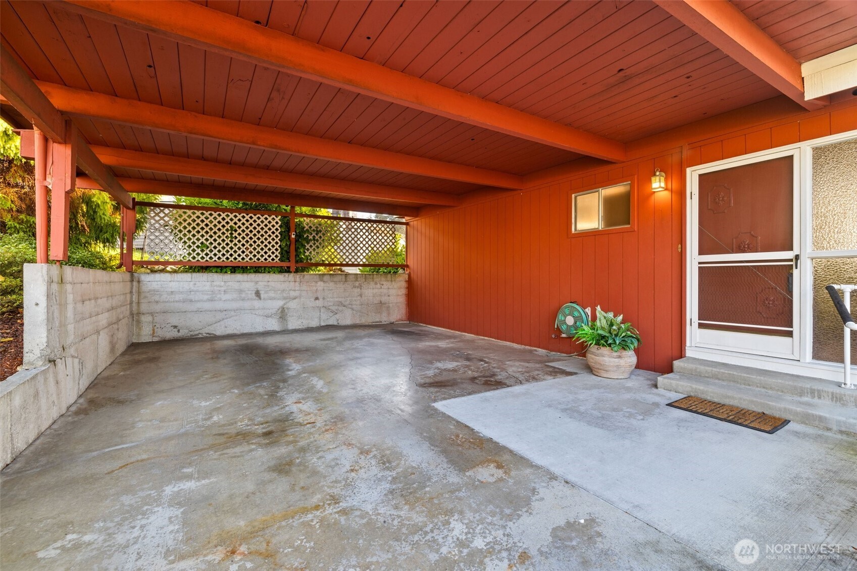 1008 Crest Place