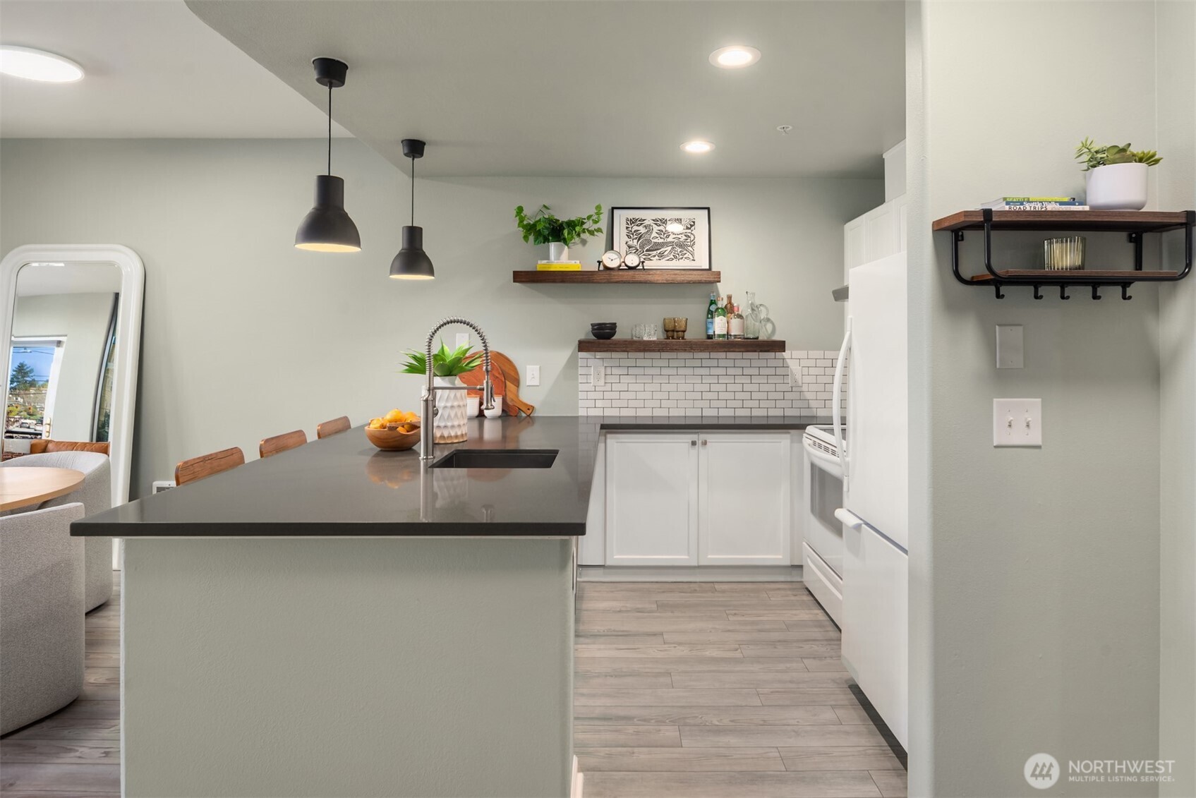 3221 SW Avalon Way Unit: 301