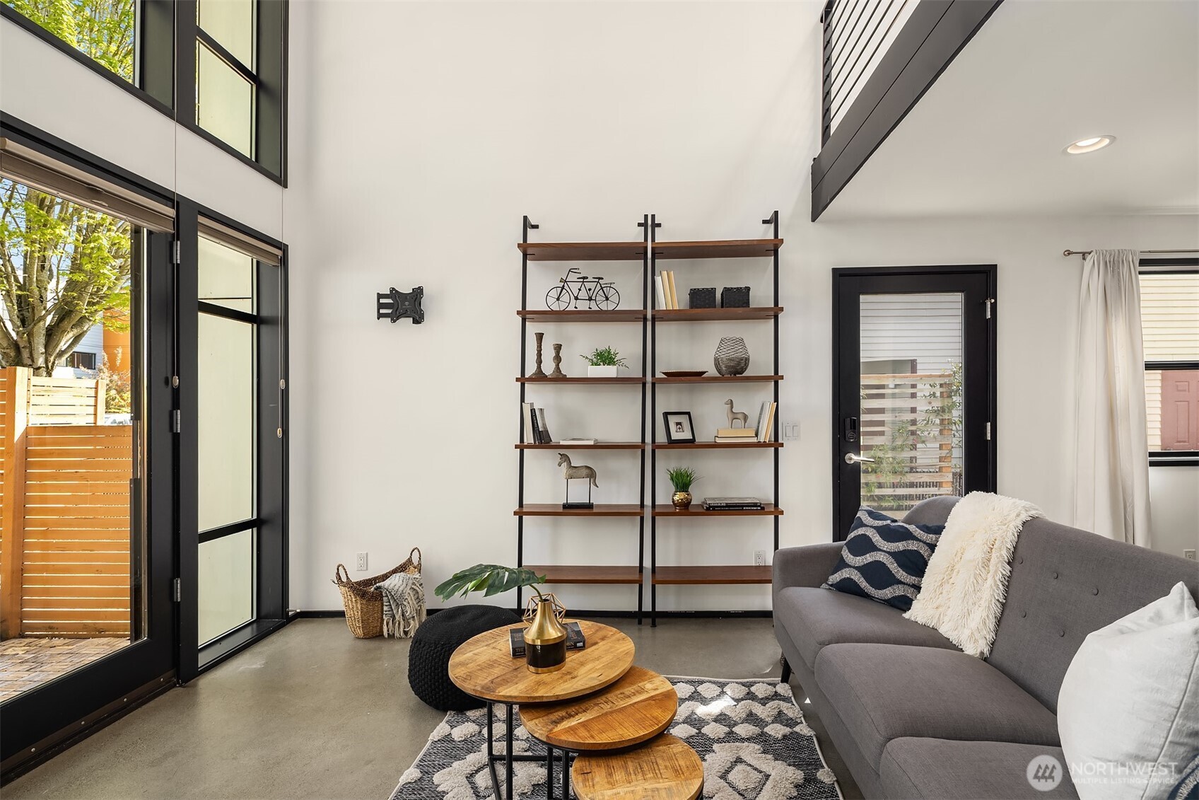 505 S Cloverdale Unit: B