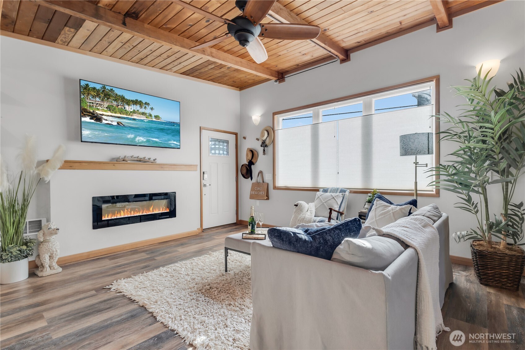 14207 Evergreen Way