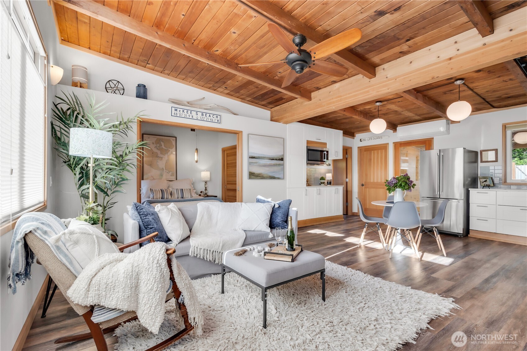 14207 Evergreen Way