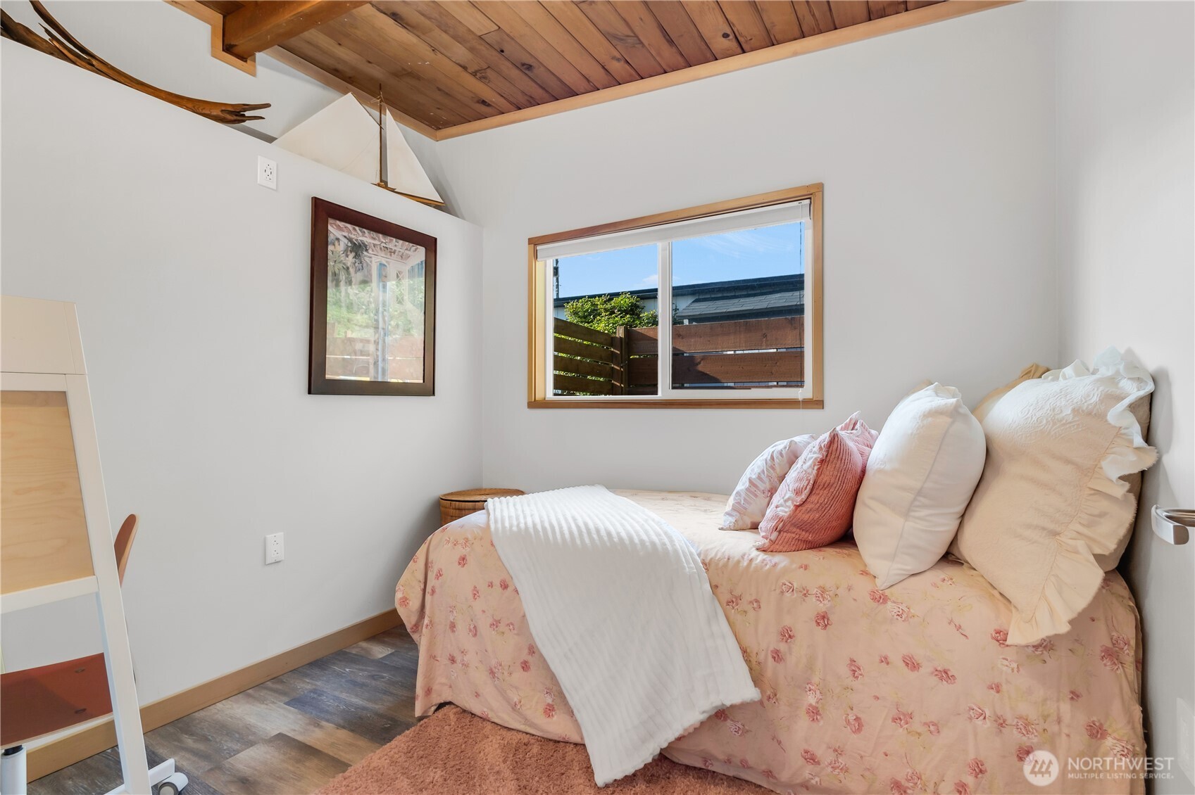 14207 Evergreen Way