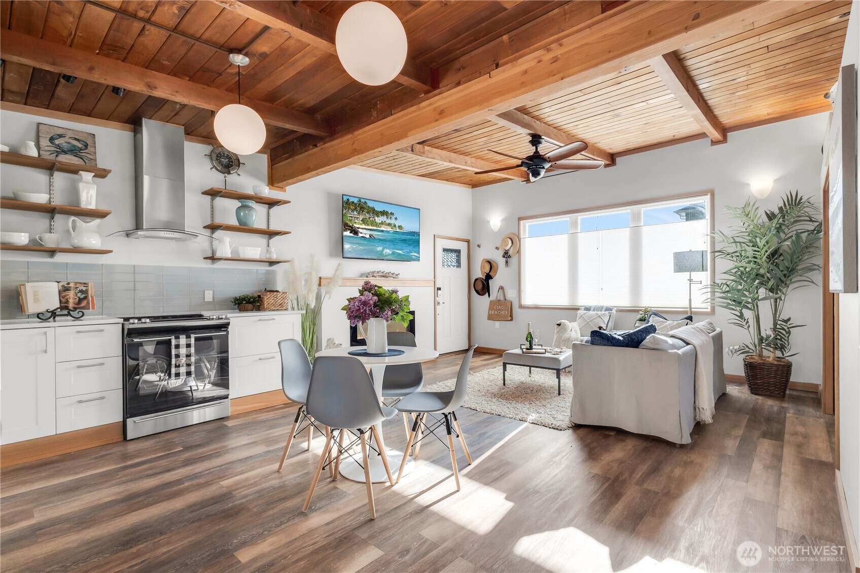 14207 Evergreen Way