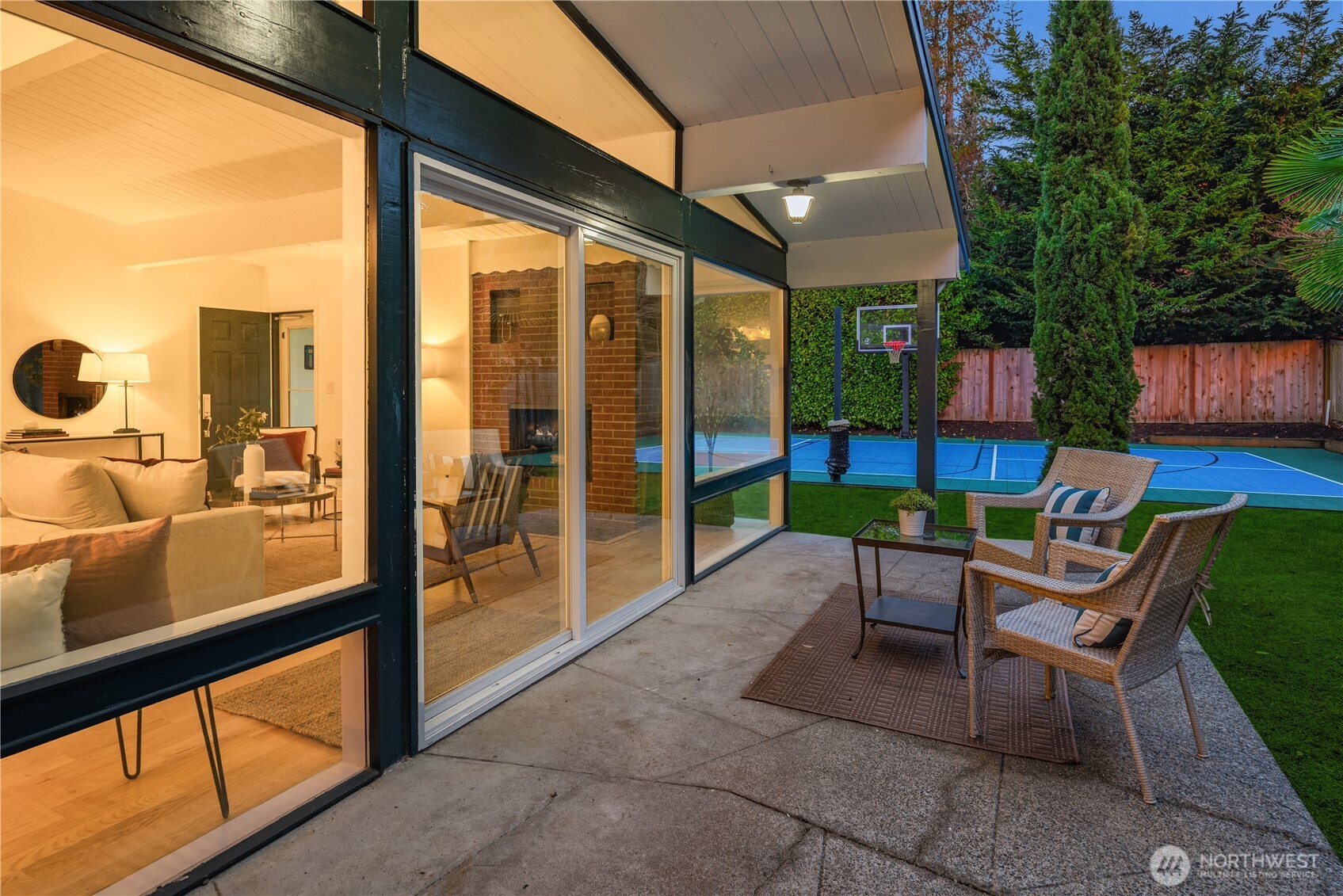 8046 Fairway Drive NE