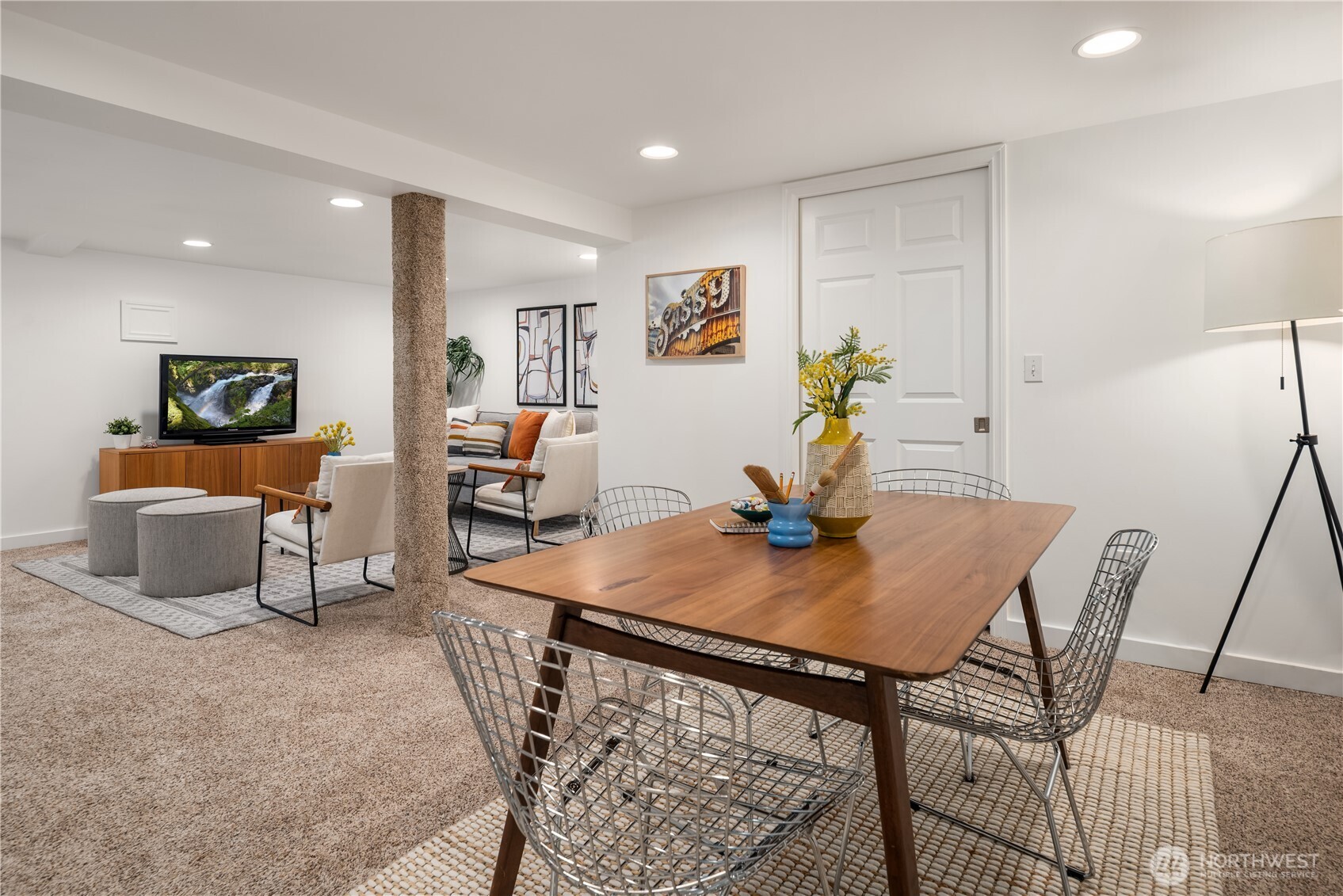 8046 Fairway Drive NE