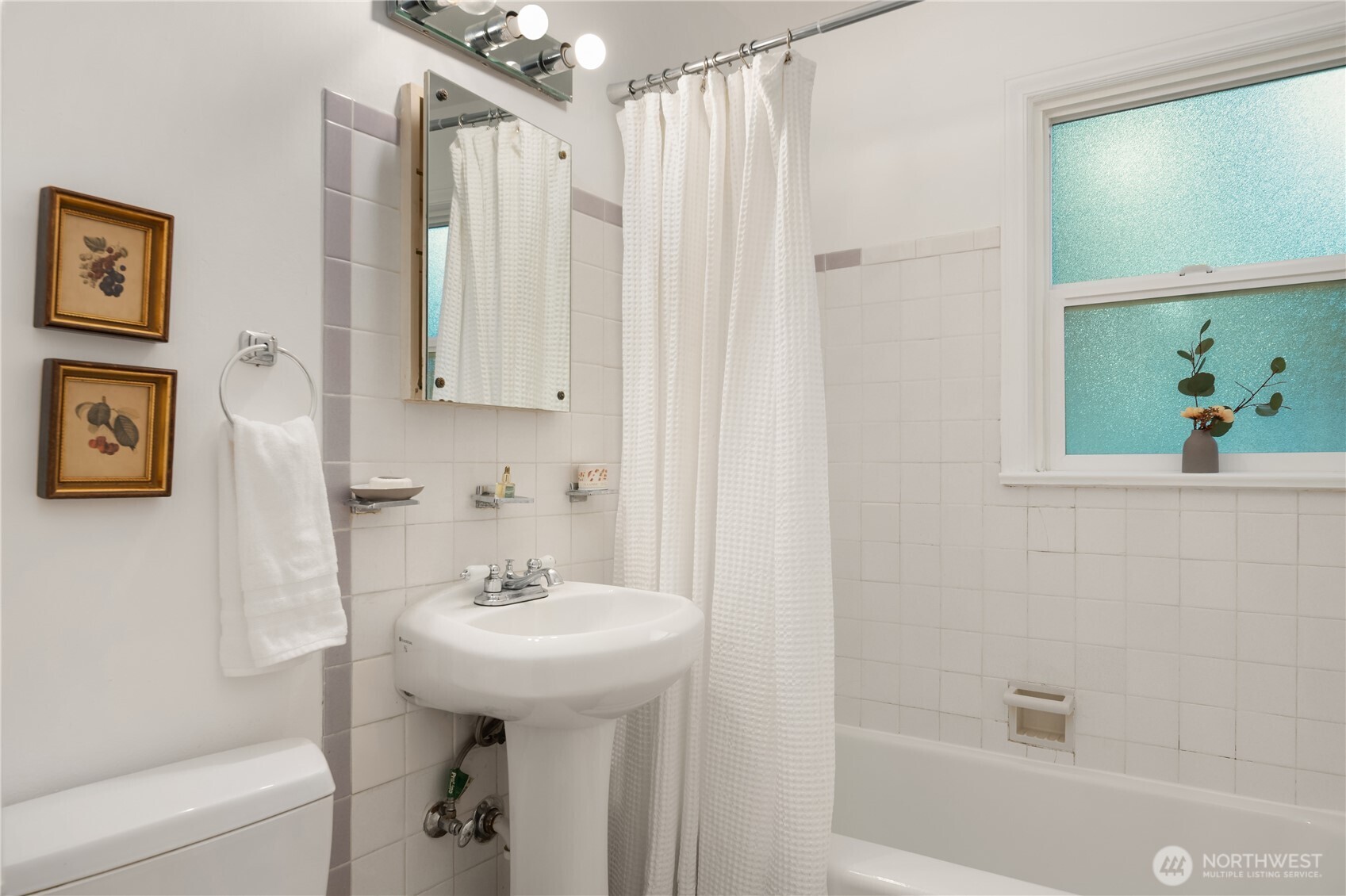 8046 Fairway Drive NE