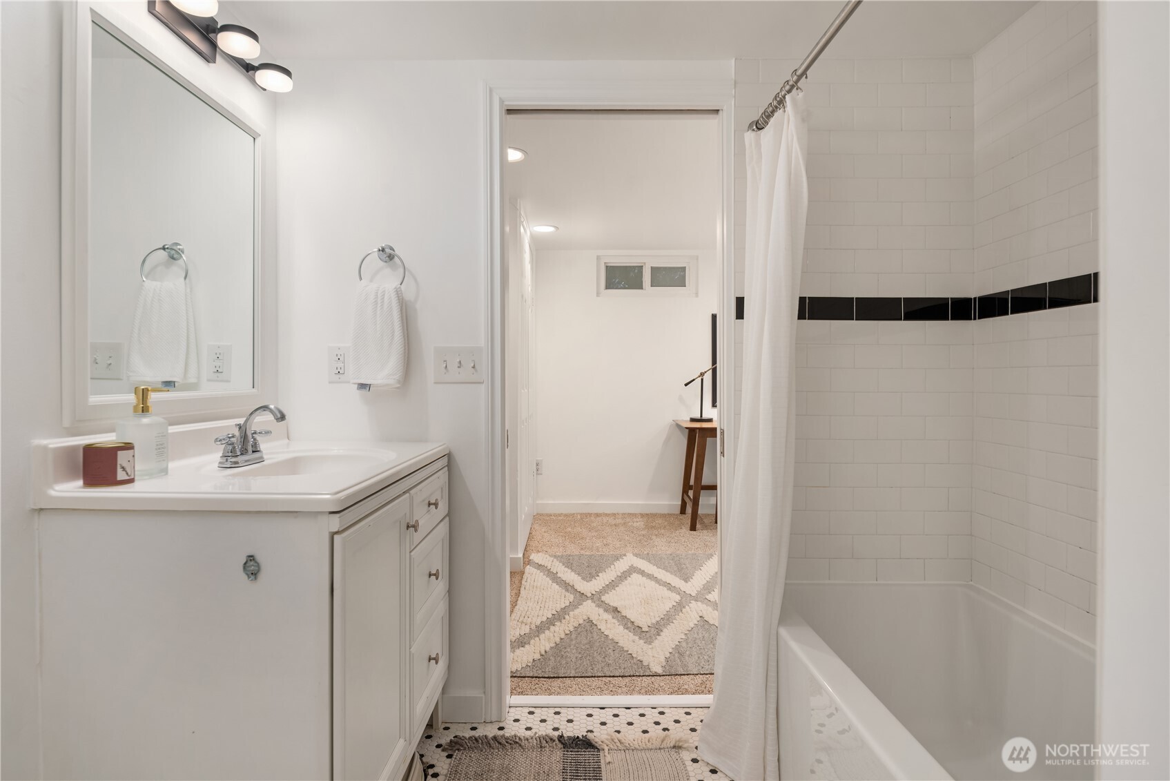 8046 Fairway Drive NE