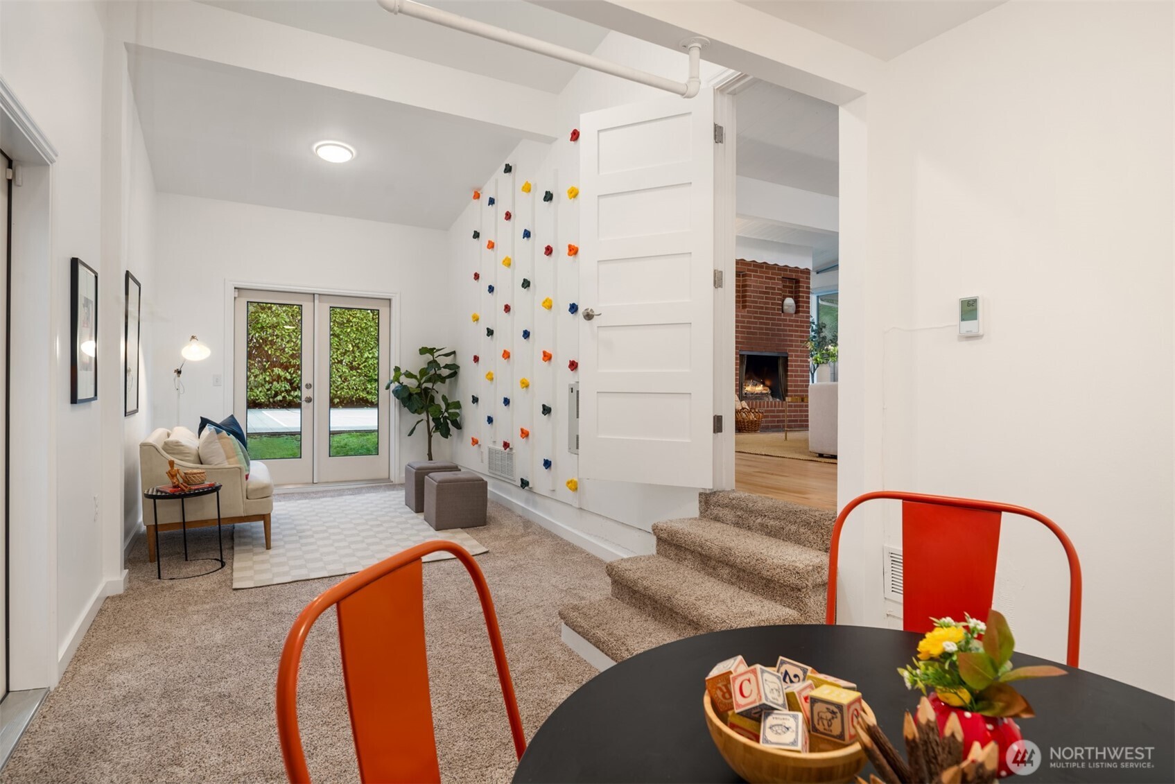 8046 Fairway Drive NE