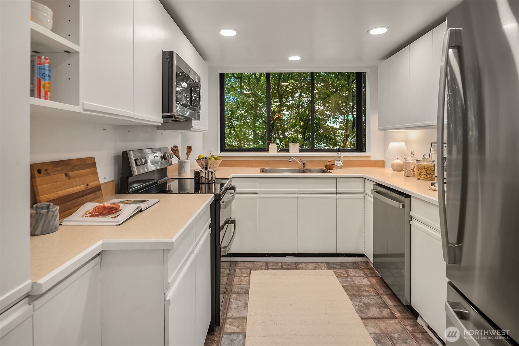 1120 Spring Street Unit: 504