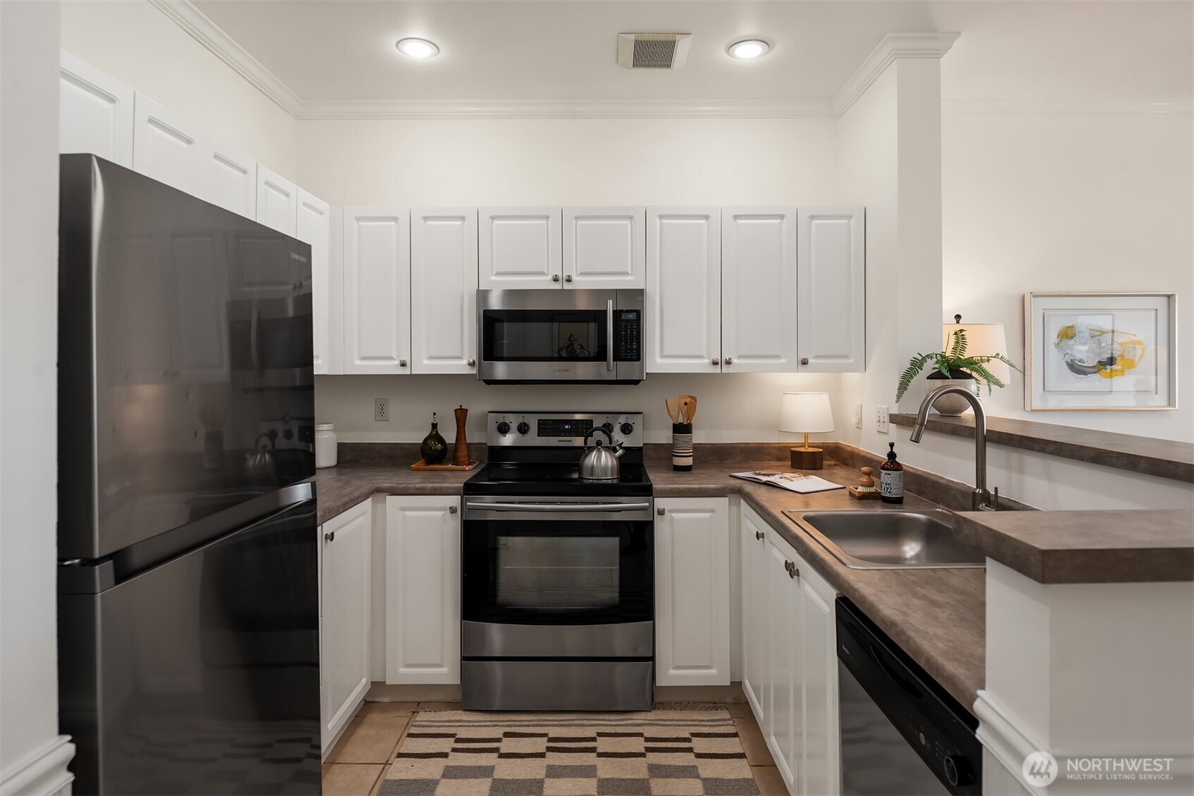 2414 1st Avenue Unit: 507