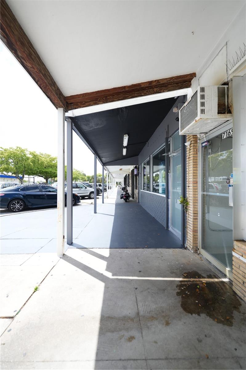 7193-7195 Pembroke Rd