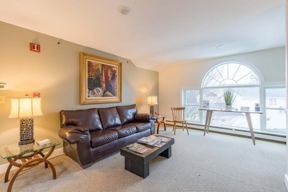 37 Western Avenue, 1