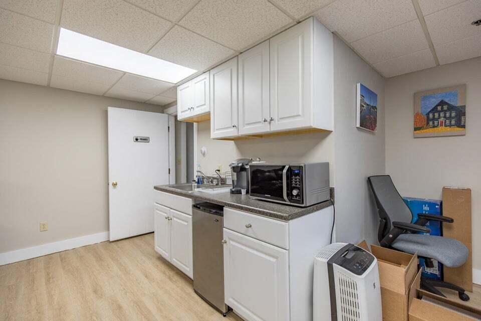 37 Western Avenue, 1