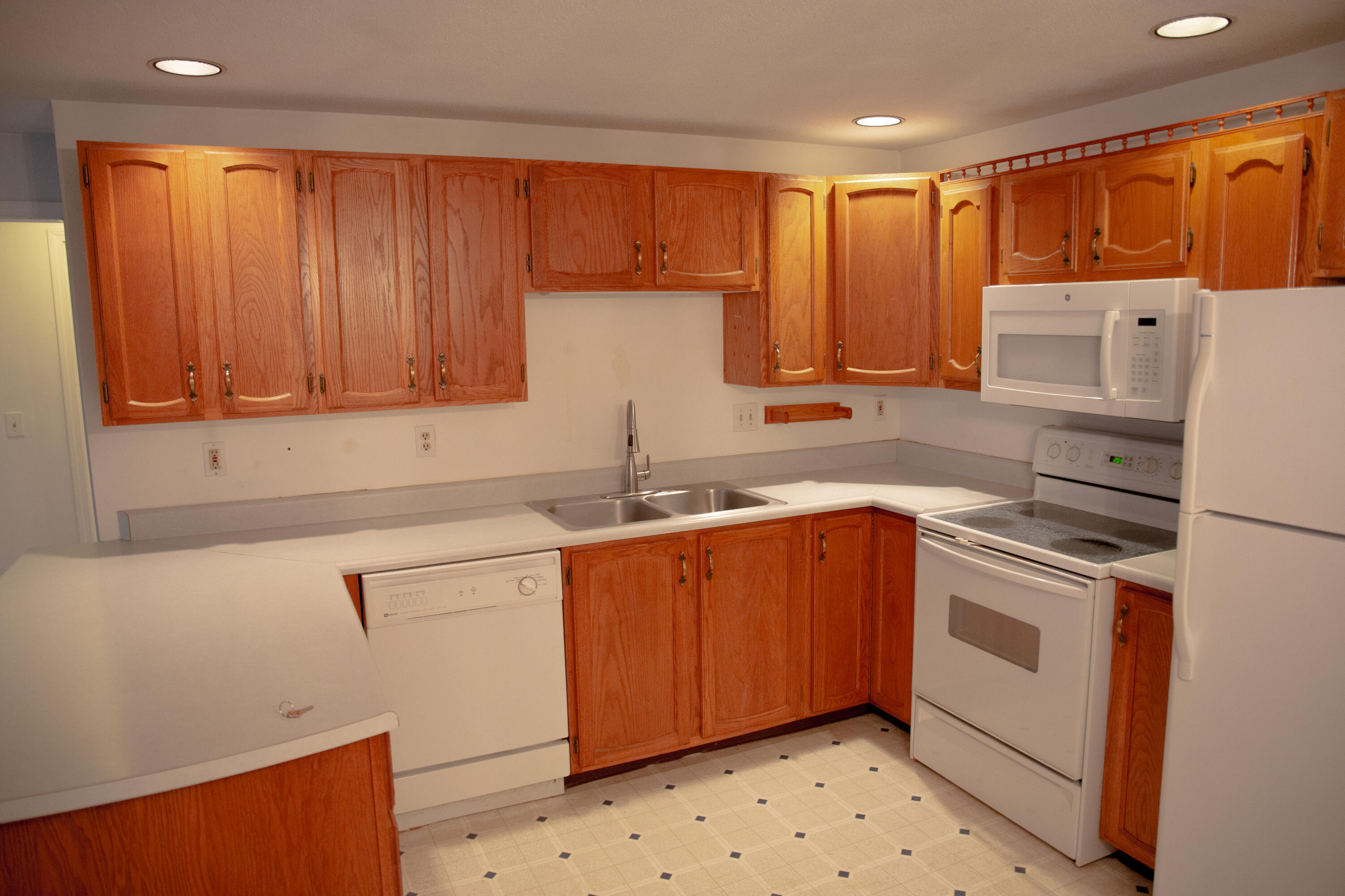 2 New Colony Drive, 13