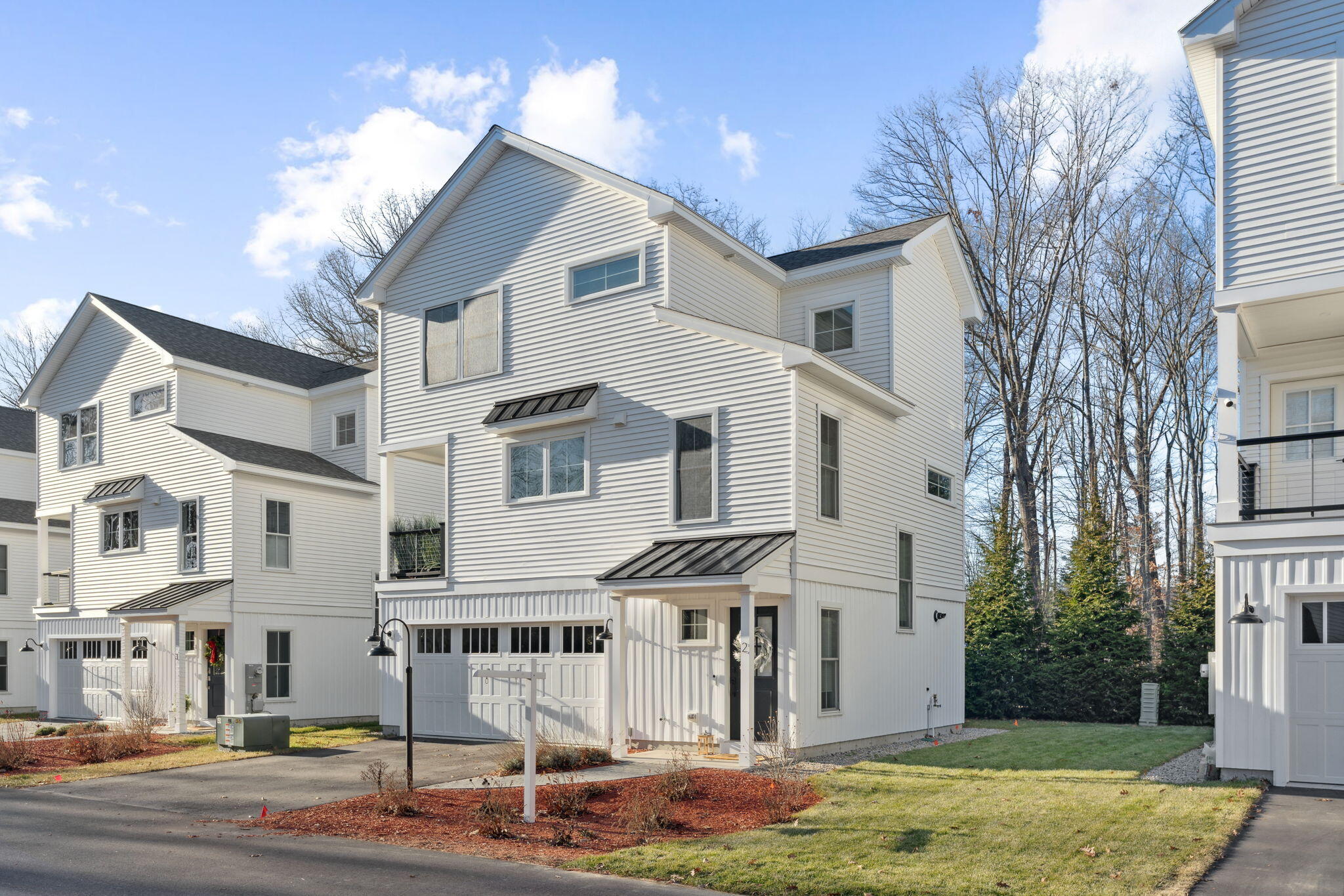 284 Bradley Street, 2