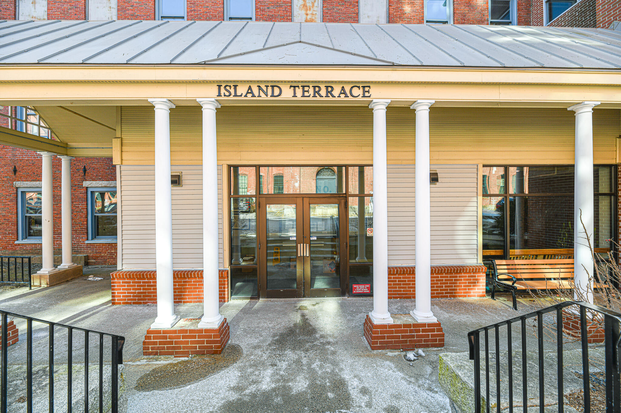 1 Island Terrace, 317
