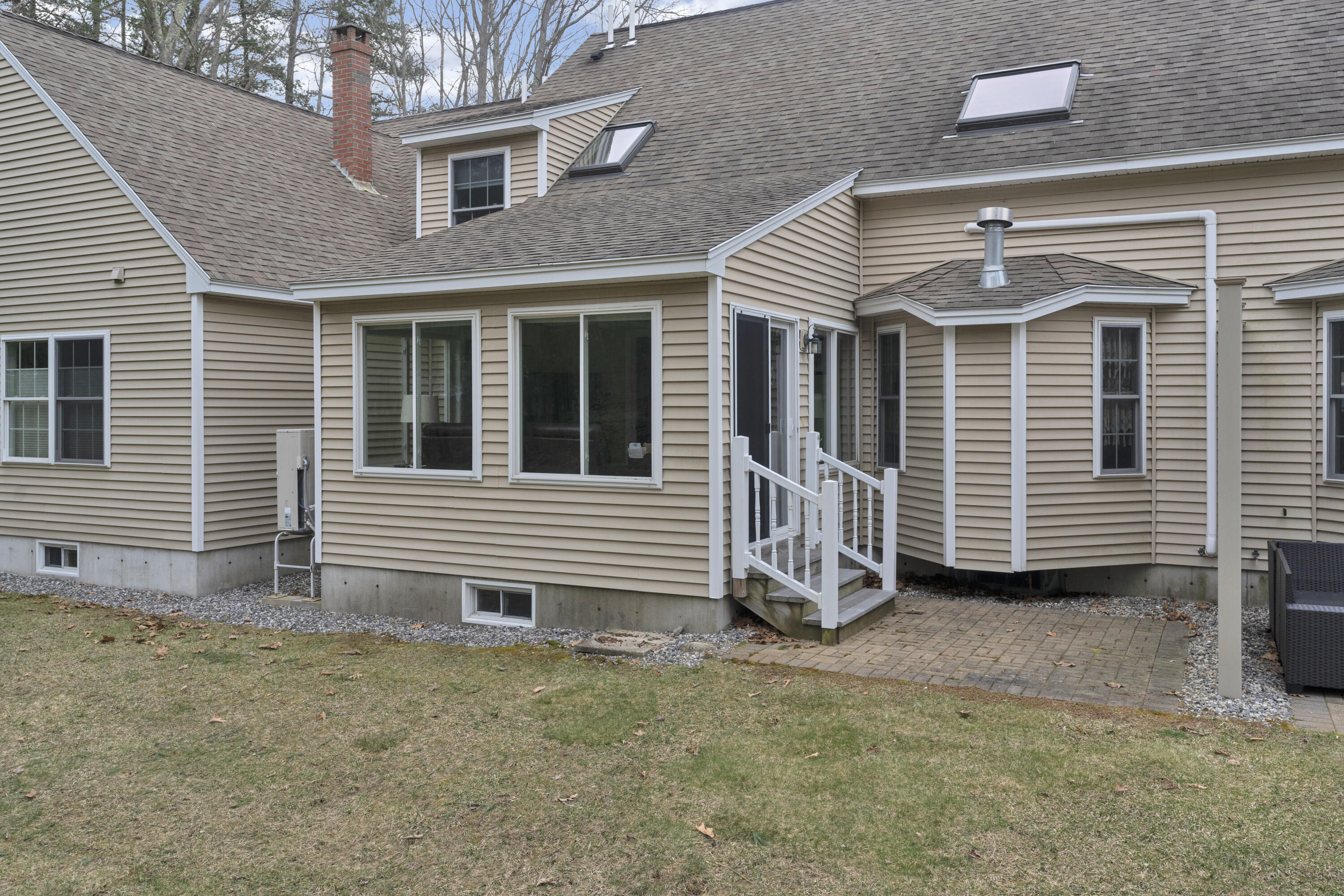 10 Sterling Drive, 10