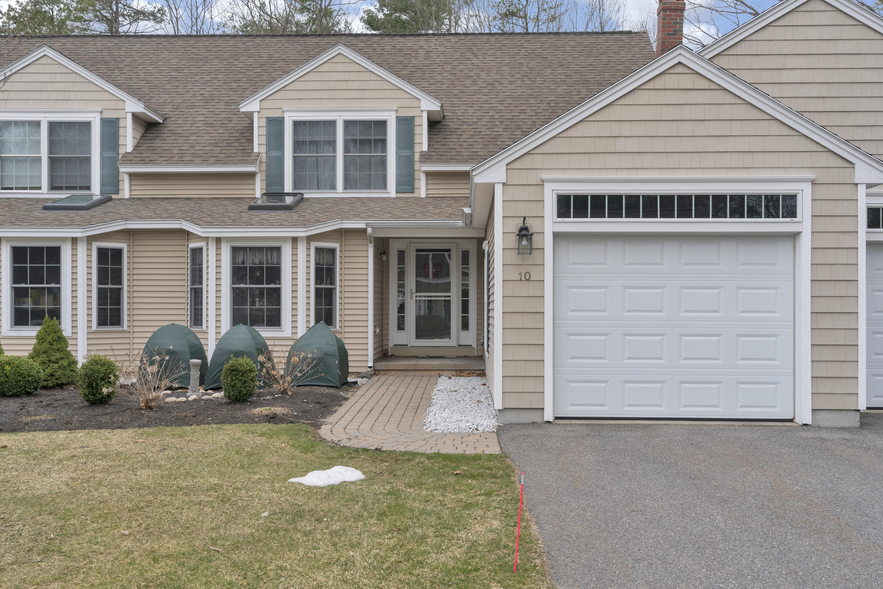 10 Sterling Drive, 10