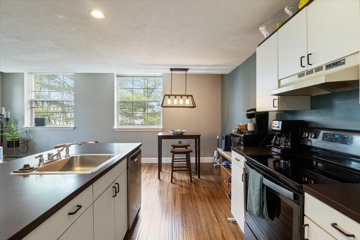 45 Western Avenue, 301