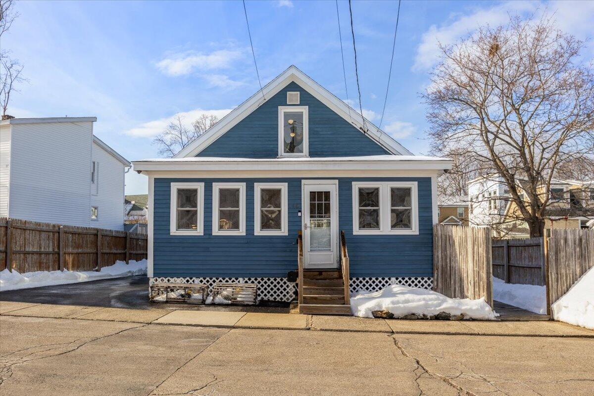 16 Westland Avenue