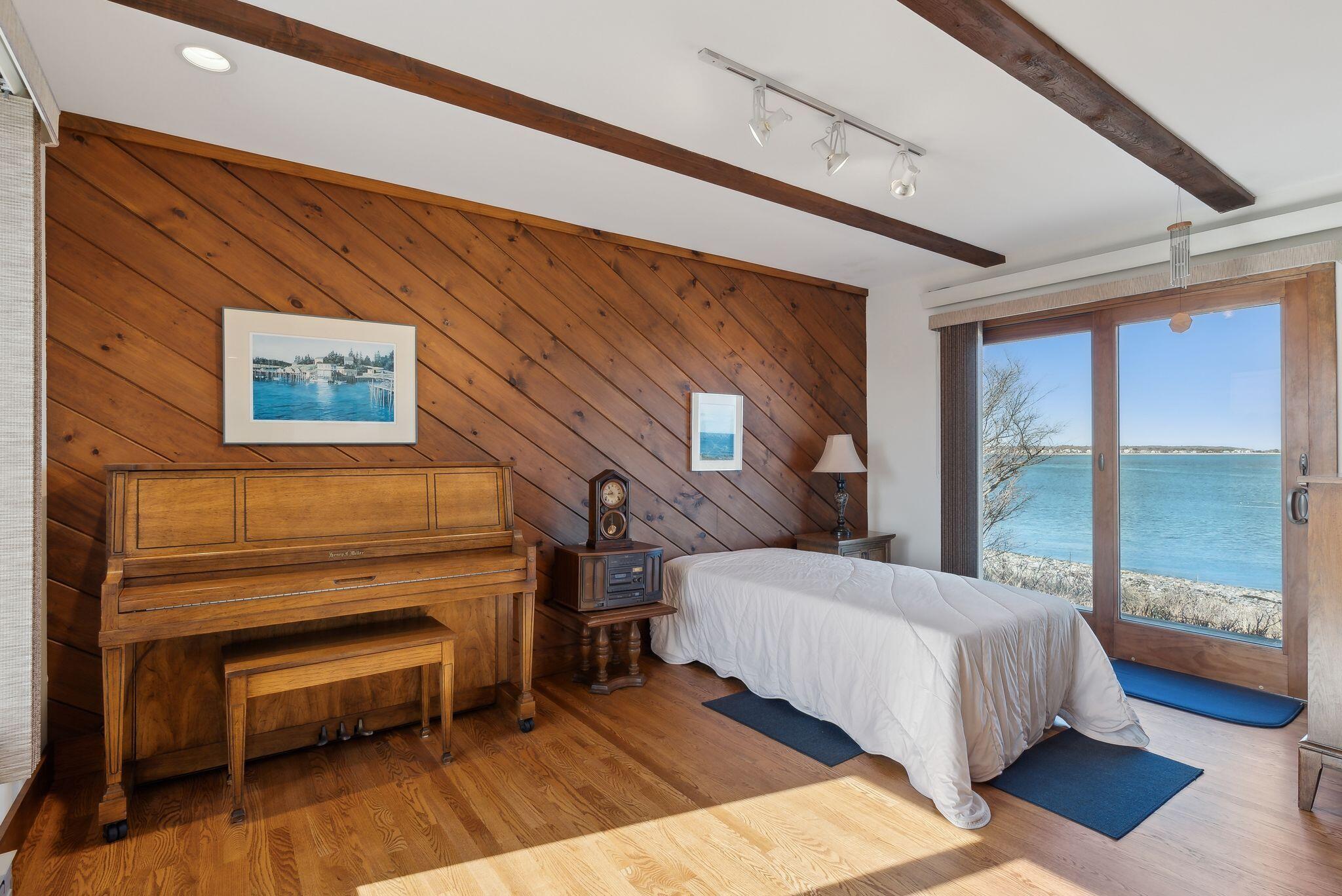 111 Marshall Point Road