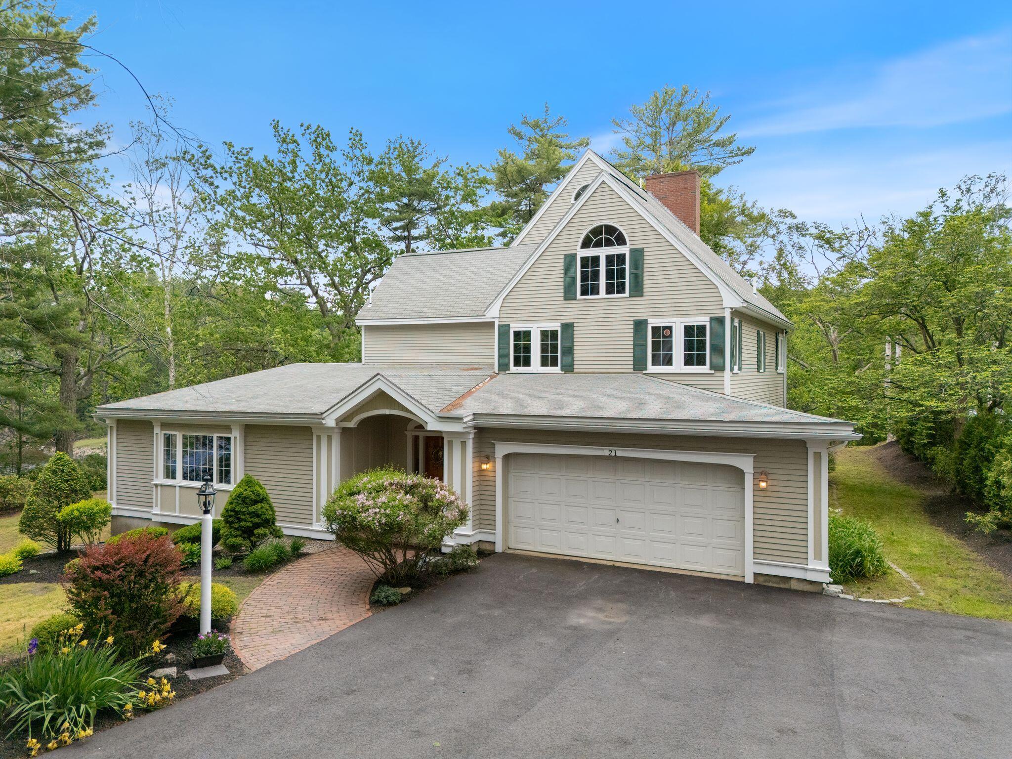 21 Glenhaven Circle W