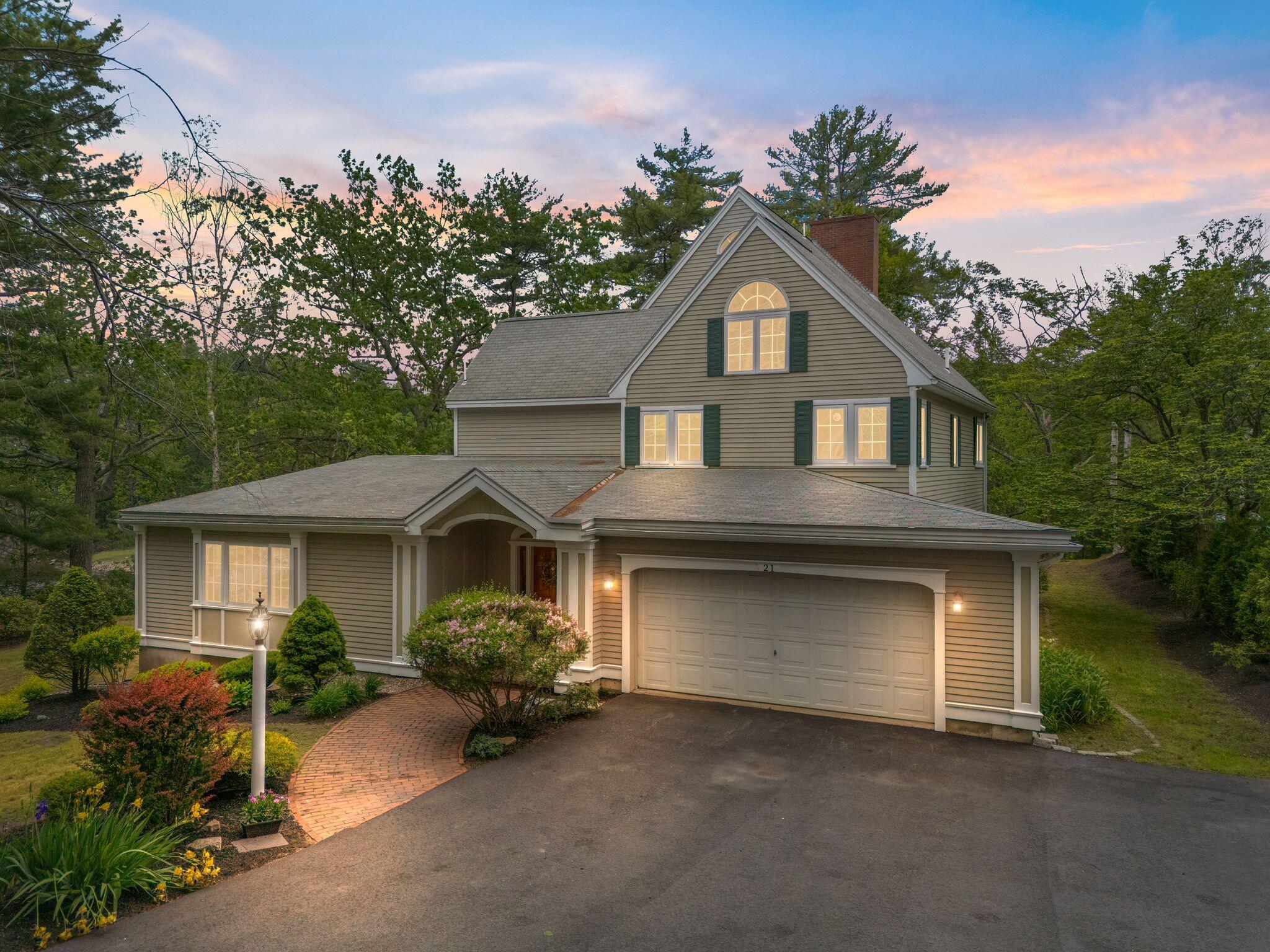 21 Glenhaven Circle W