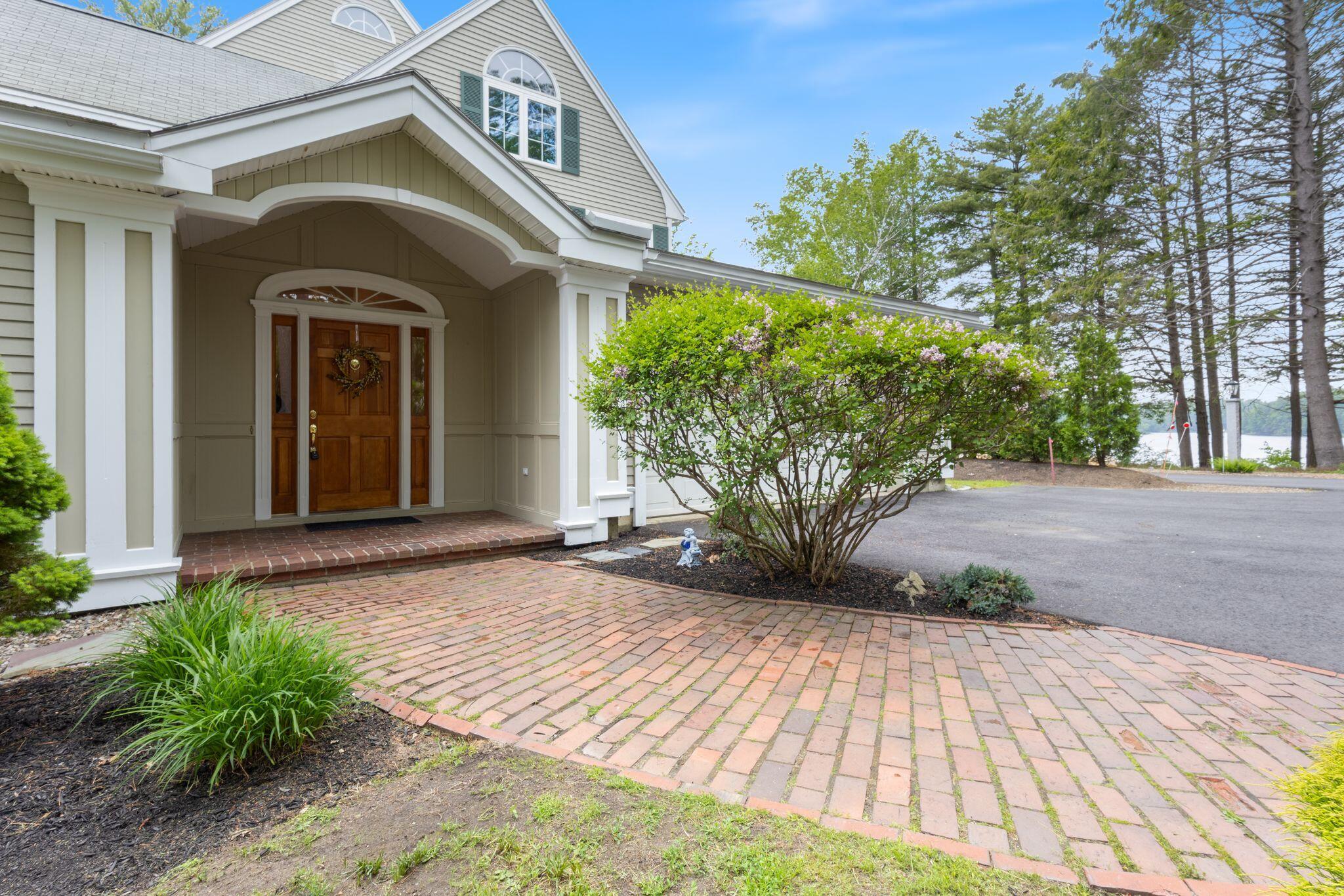 21 Glenhaven Circle W