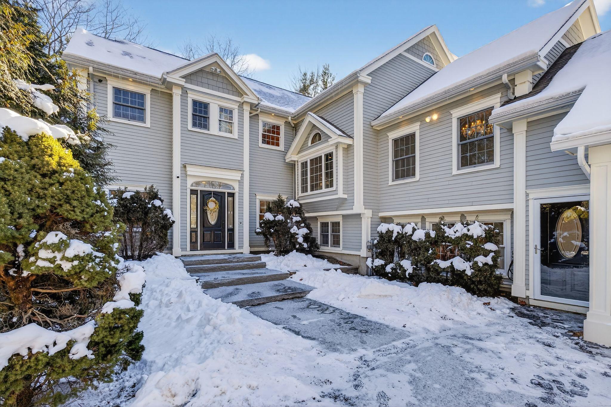 31 Old Blue Point Road